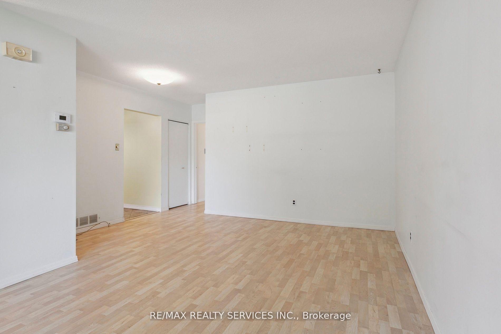Photo 12 of 6 caledon Crescent, Brampton, Brampton East — HOMEH