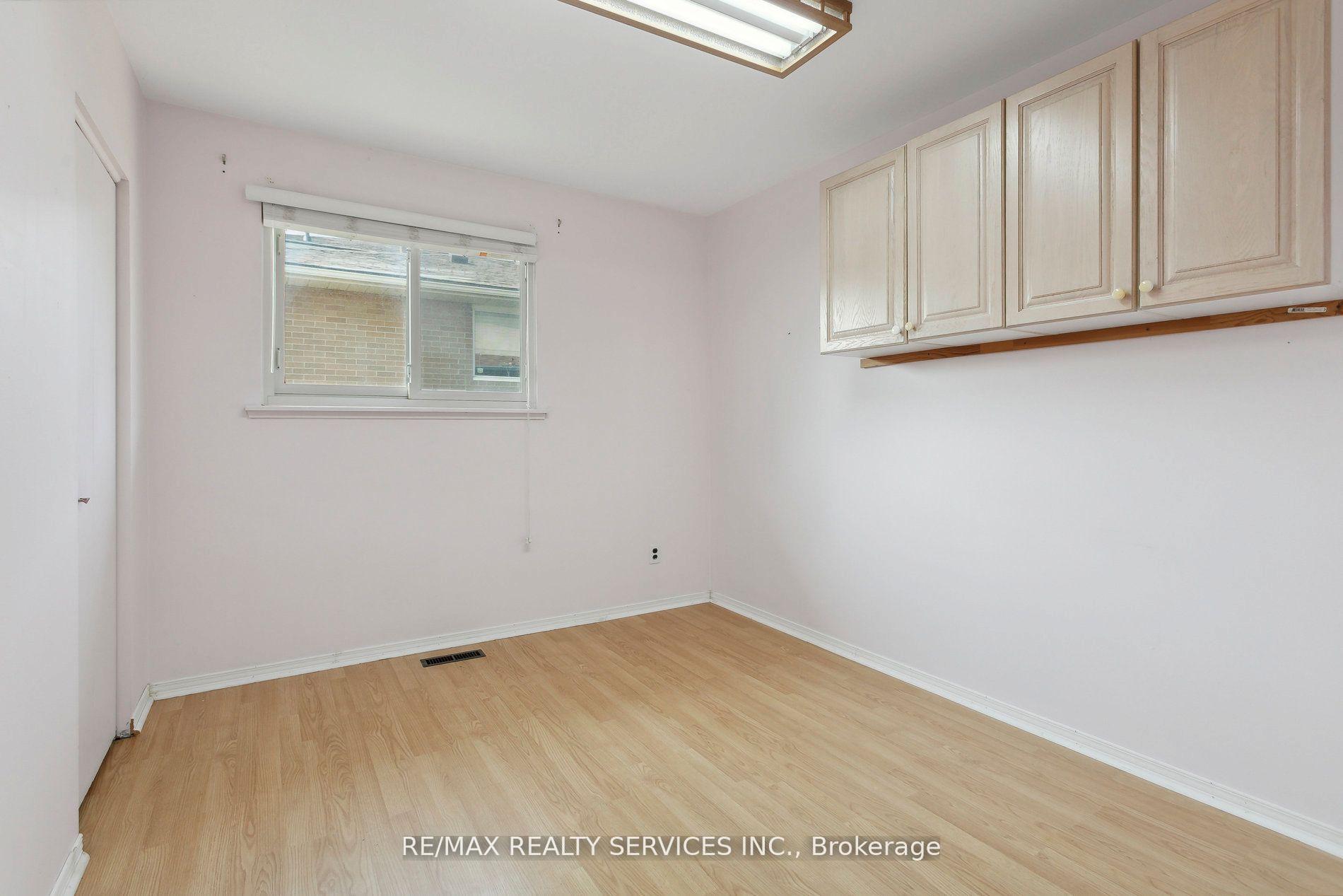 Photo 13 of 6 caledon Crescent, Brampton, Brampton East — HOMEH