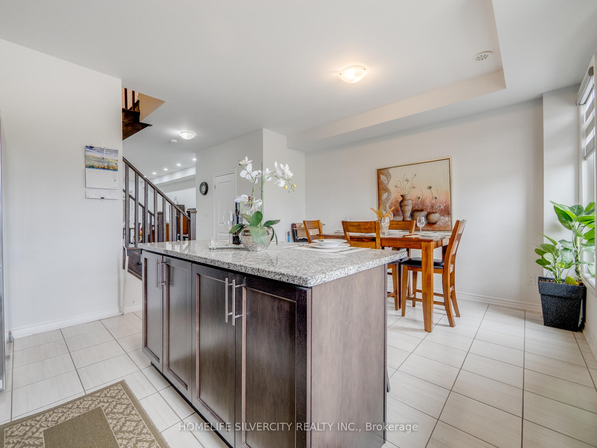 Photo 8 of 27 Gemma Place, Brampton, Heart Lake West — HOMEH