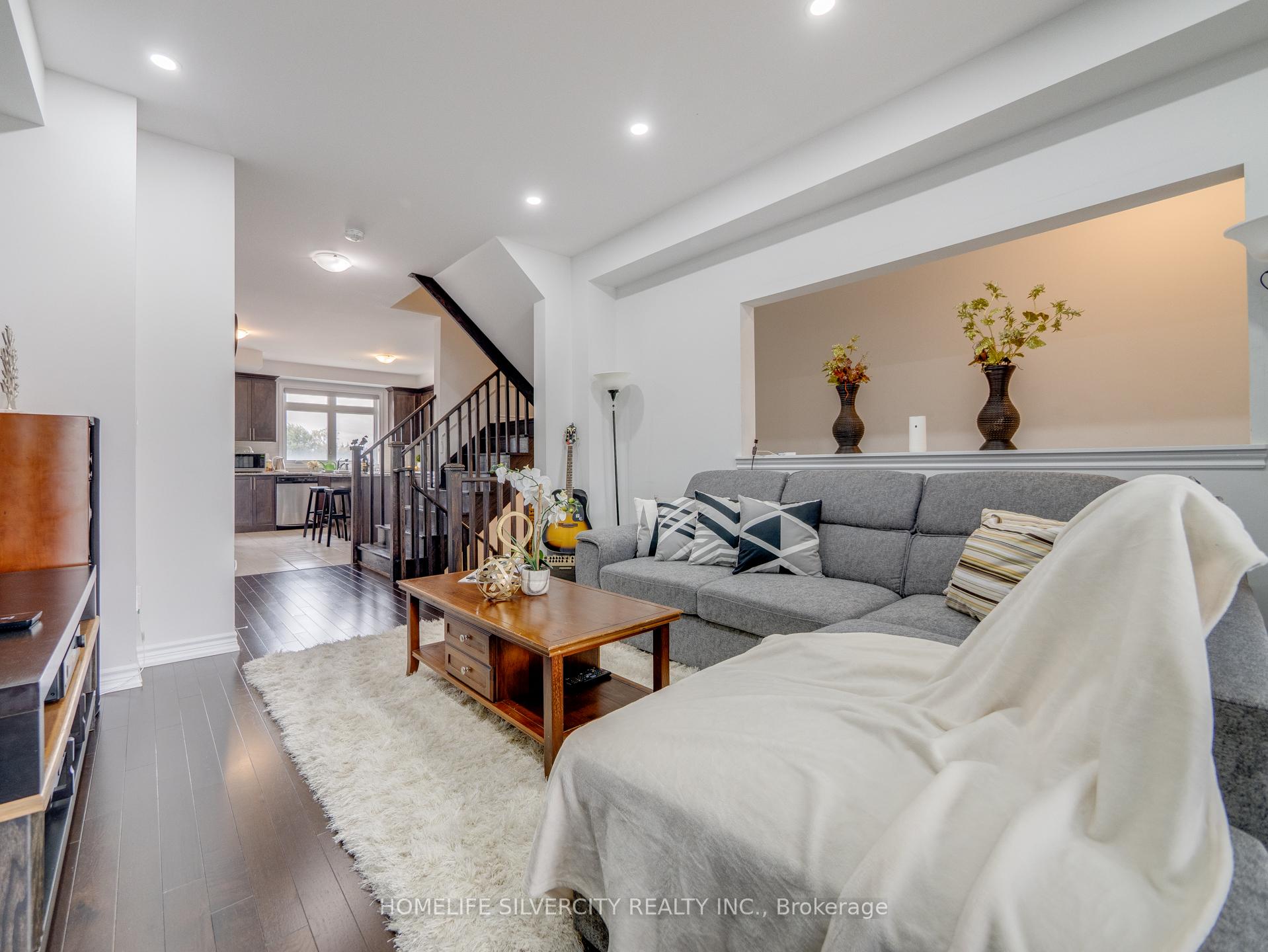 Photo 10 of 27 Gemma Place, Brampton, Heart Lake West — HOMEH