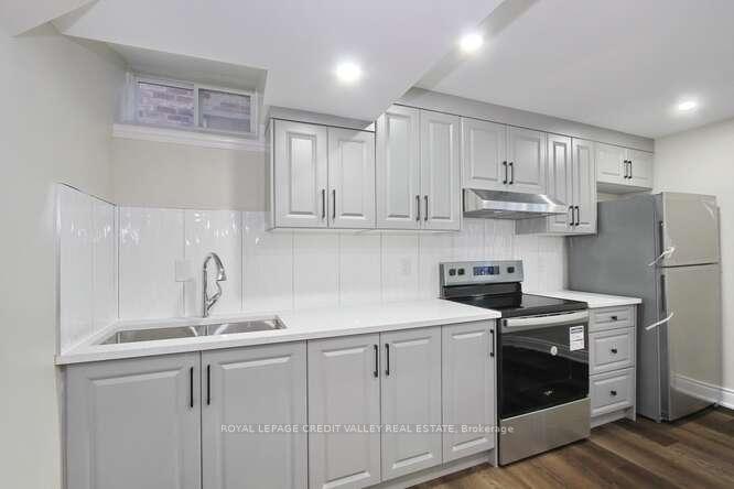 Photo 10 of 3 Portman Street, Caledon, Caledon Village — HOMEH