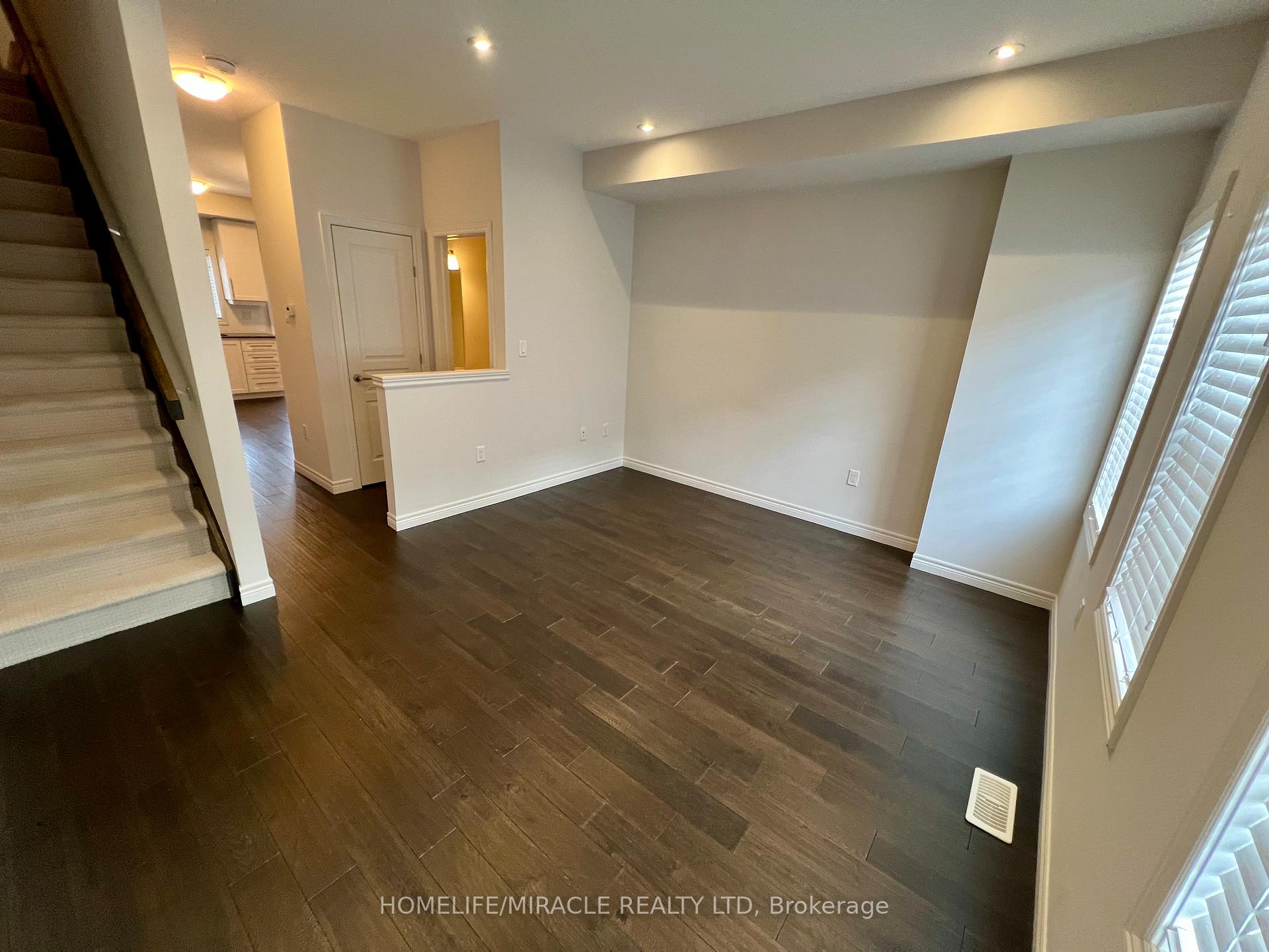 Photo 12 of 21 John Russell Lane, Kitchener — HOMEH
