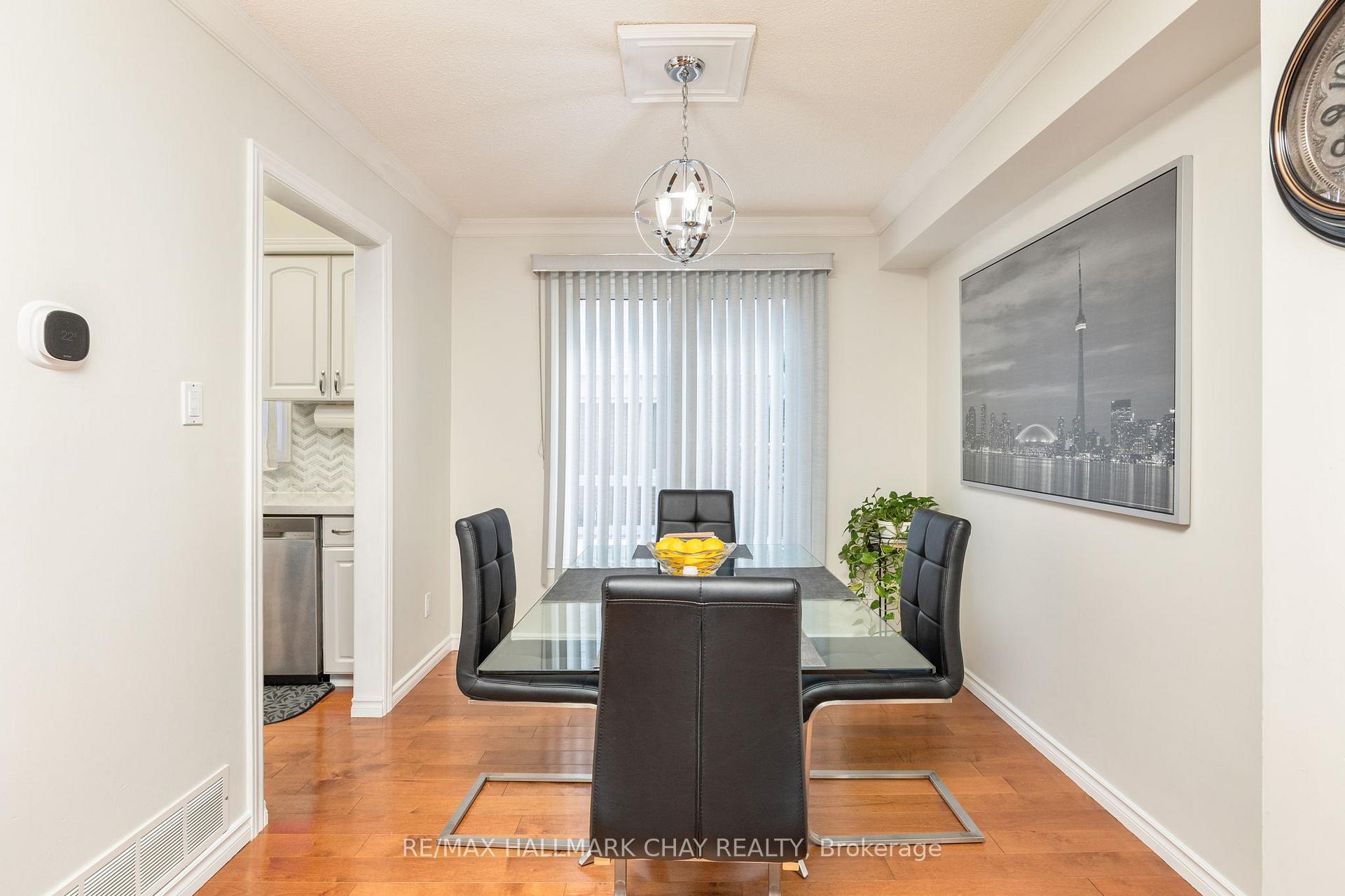 Photo 13 of 58 Astorville Square, Brampton, Heart Lake — HOMEH