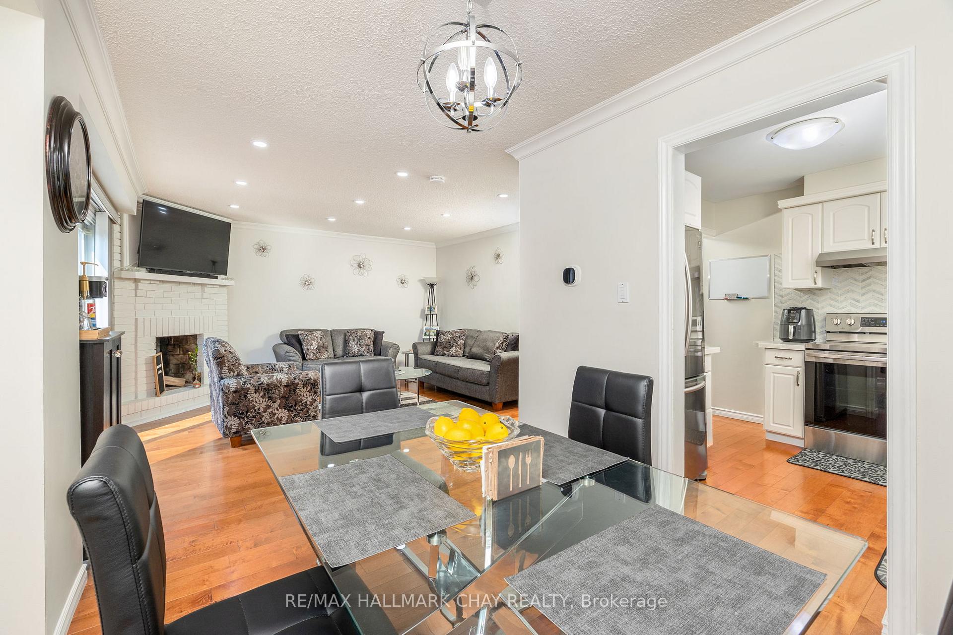 Photo 14 of 58 Astorville Square, Brampton, Heart Lake — HOMEH