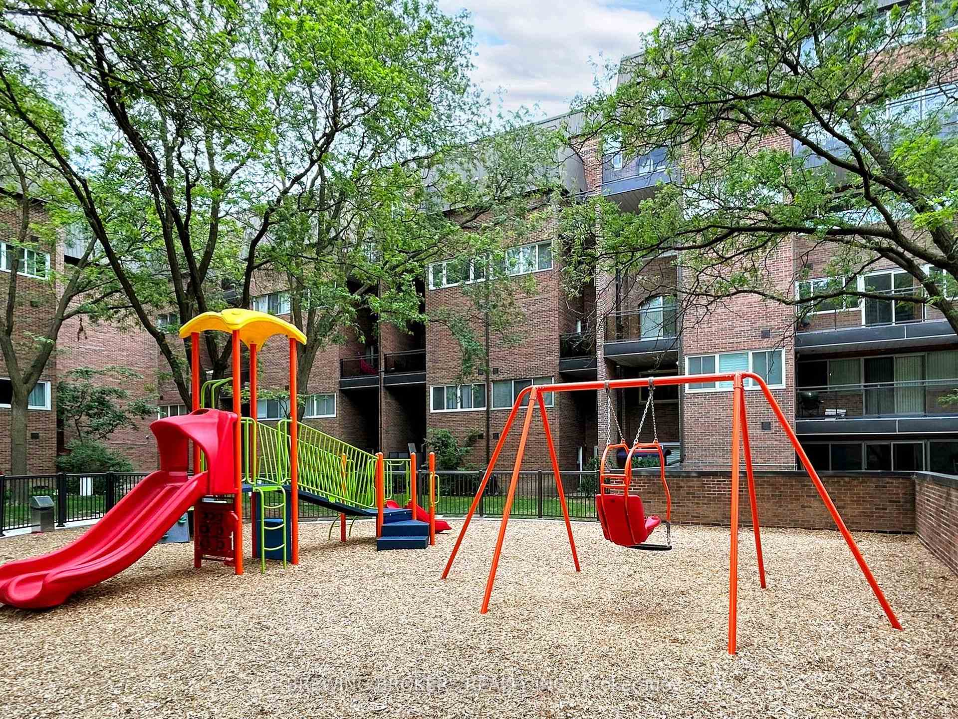 Photo 40 of Unit 326, 16 Elgin Street, Markham, Thornhill — HOMEH