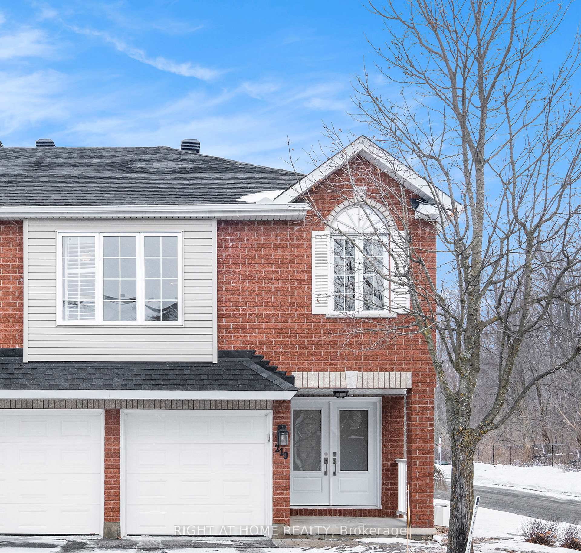 Photo 4 of 219 Gladeview PVT, Ottawa, Upper Hunt Club — HOMEH