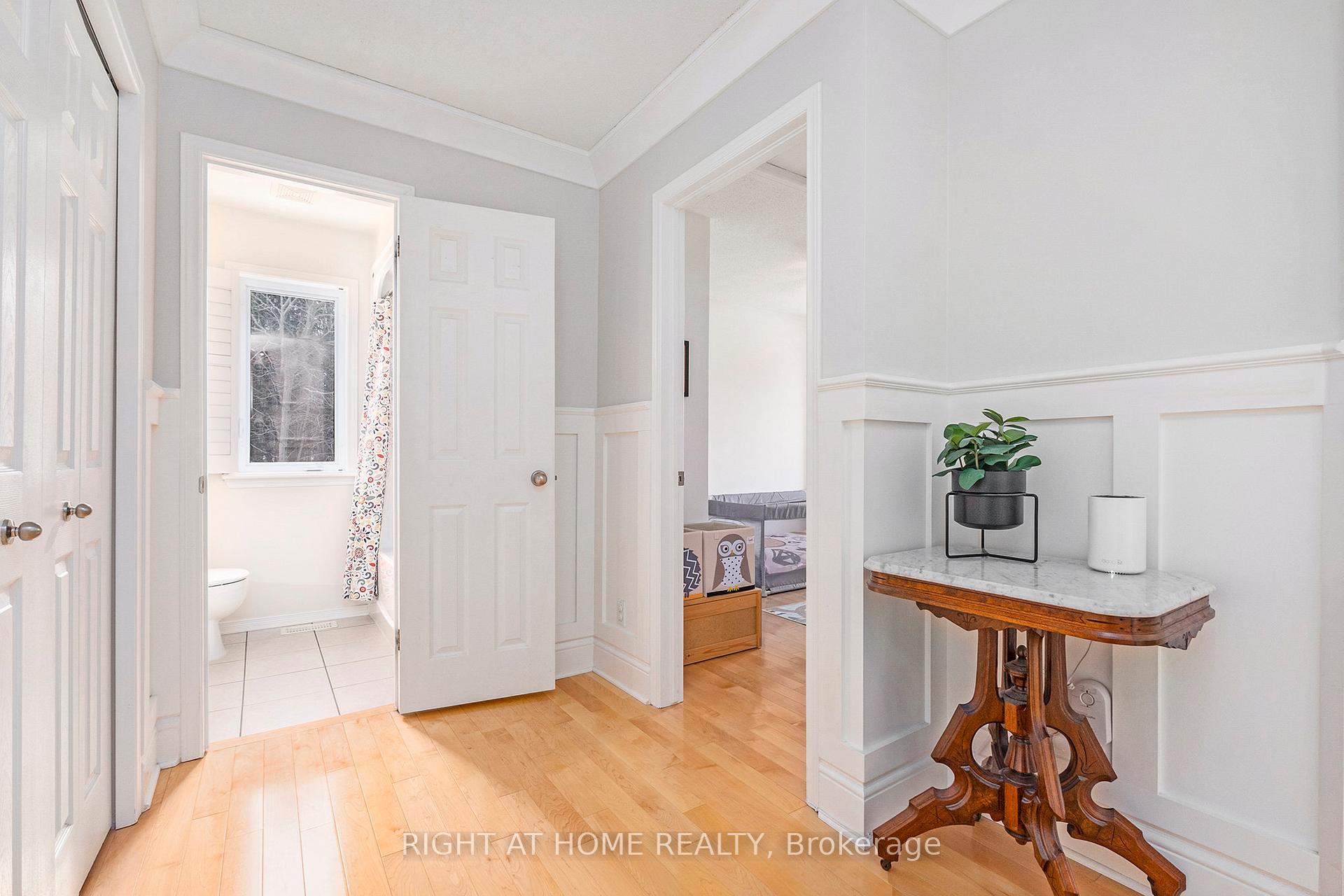 Photo 8 of 219 Gladeview PVT, Ottawa, Upper Hunt Club — HOMEH