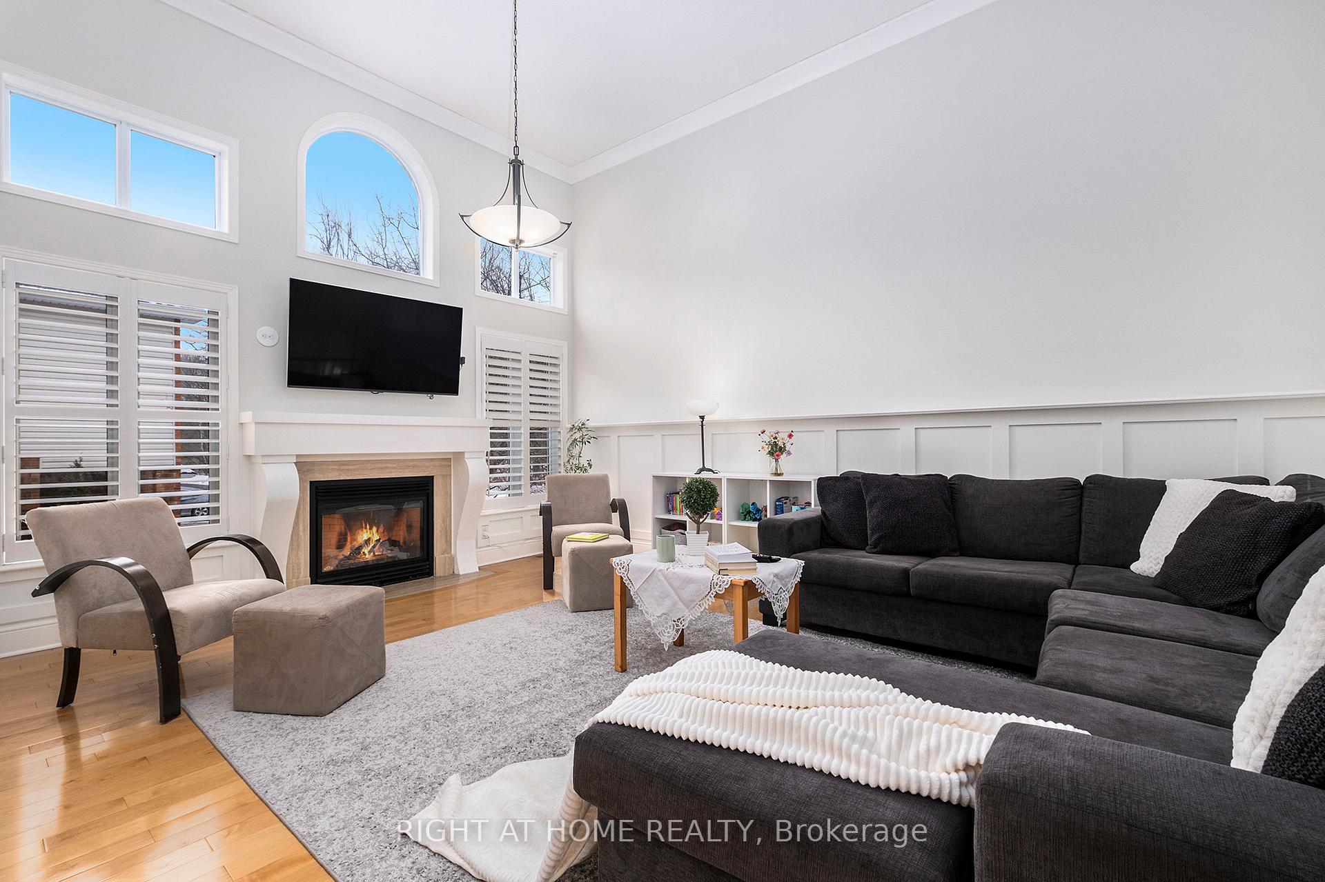 Photo 9 of 219 Gladeview PVT, Ottawa, Upper Hunt Club — HOMEH