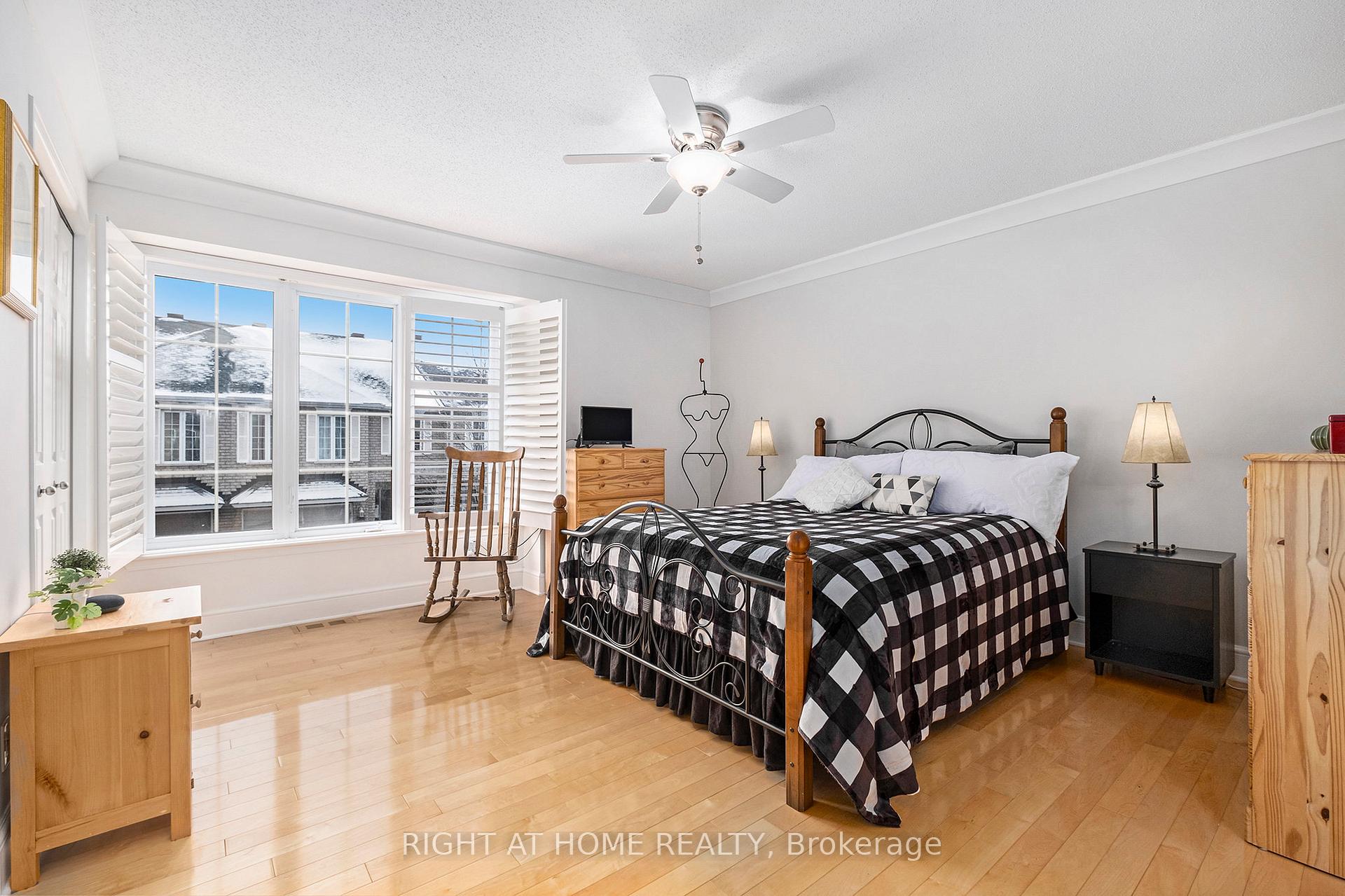 Photo 18 of 219 Gladeview PVT, Ottawa, Upper Hunt Club — HOMEH