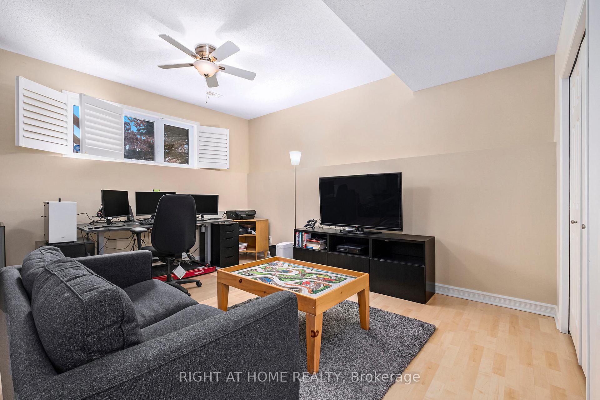 Photo 23 of 219 Gladeview PVT, Ottawa, Upper Hunt Club — HOMEH