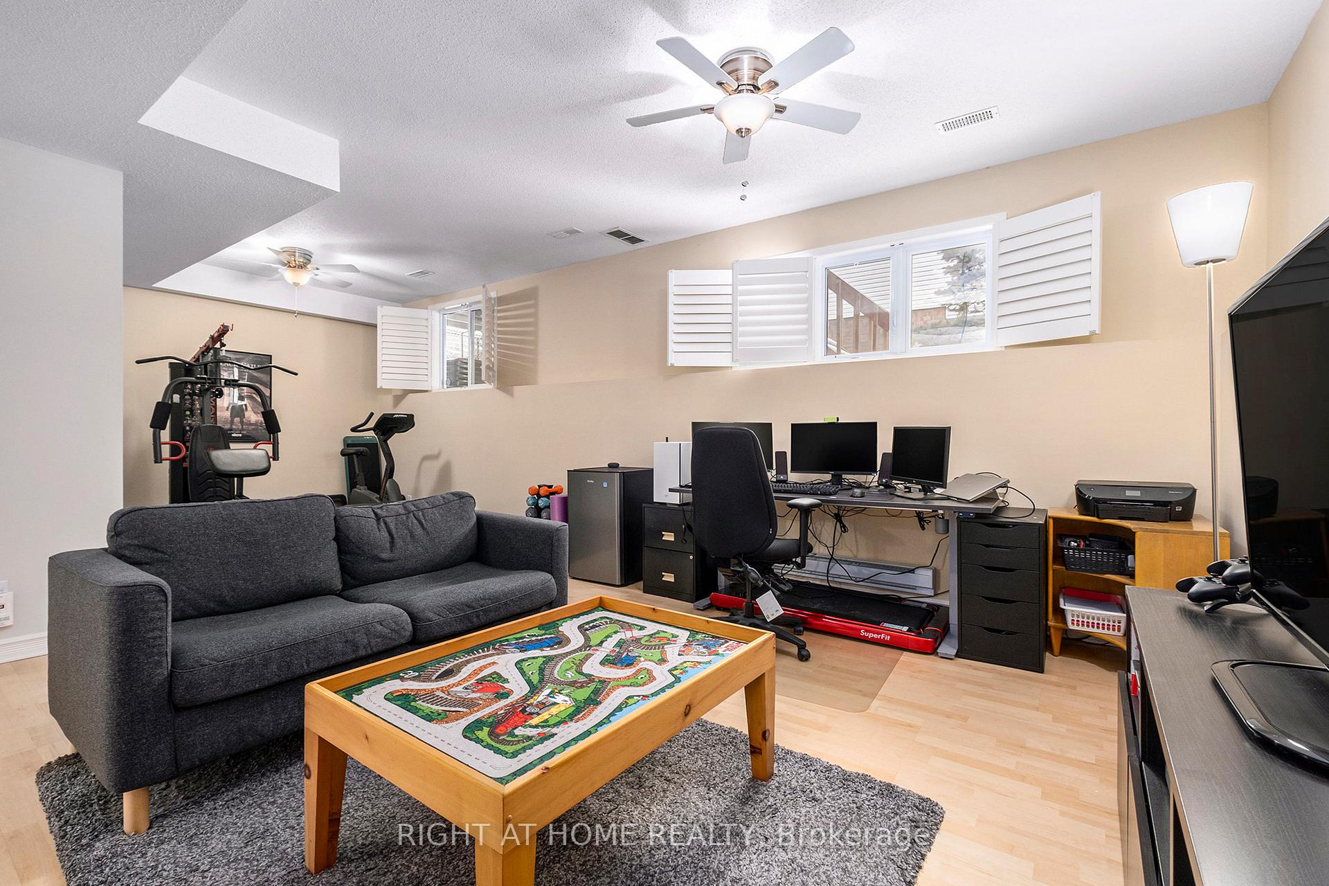 Photo 24 of 219 Gladeview PVT, Ottawa, Upper Hunt Club — HOMEH