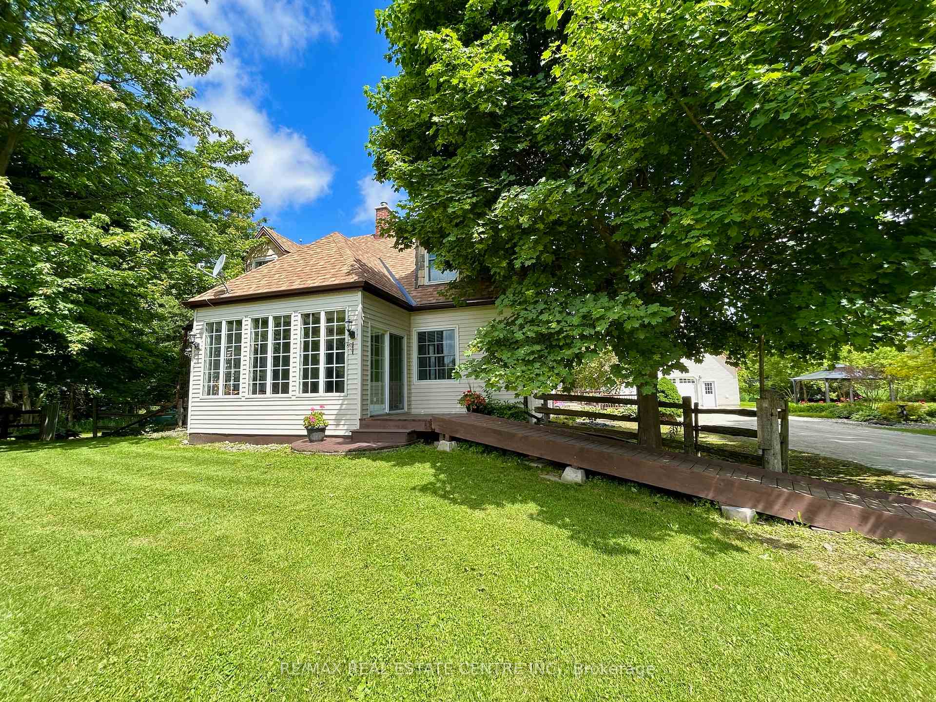 Front of 384323 20 Side Road