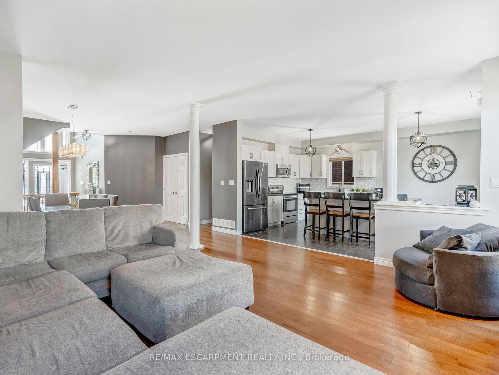 Photo 32 of 28 Garinger Crescent, Hamilton, Binbrook — HOMEH