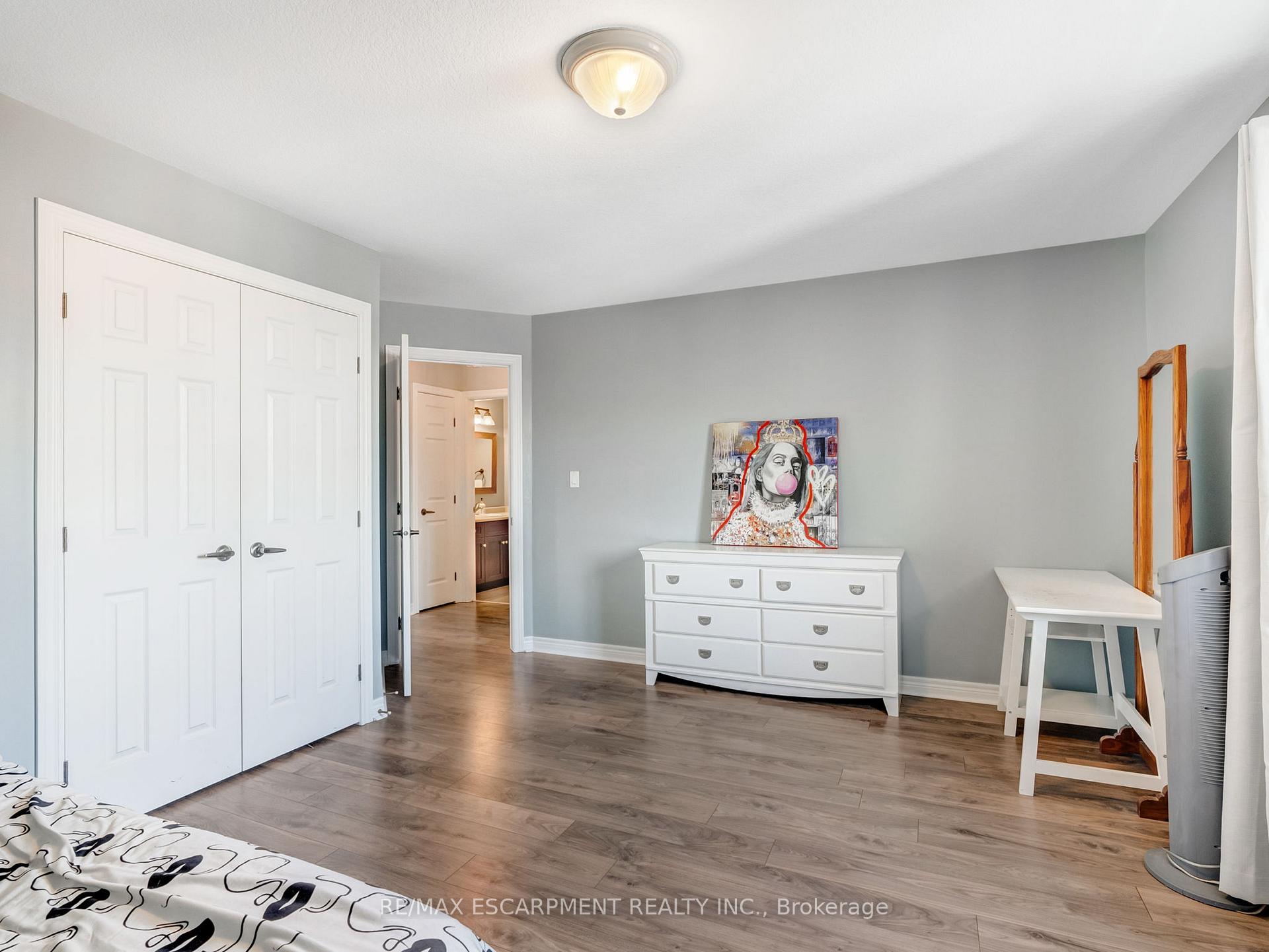 Photo 47 of 28 Garinger Crescent, Hamilton, Binbrook — HOMEH