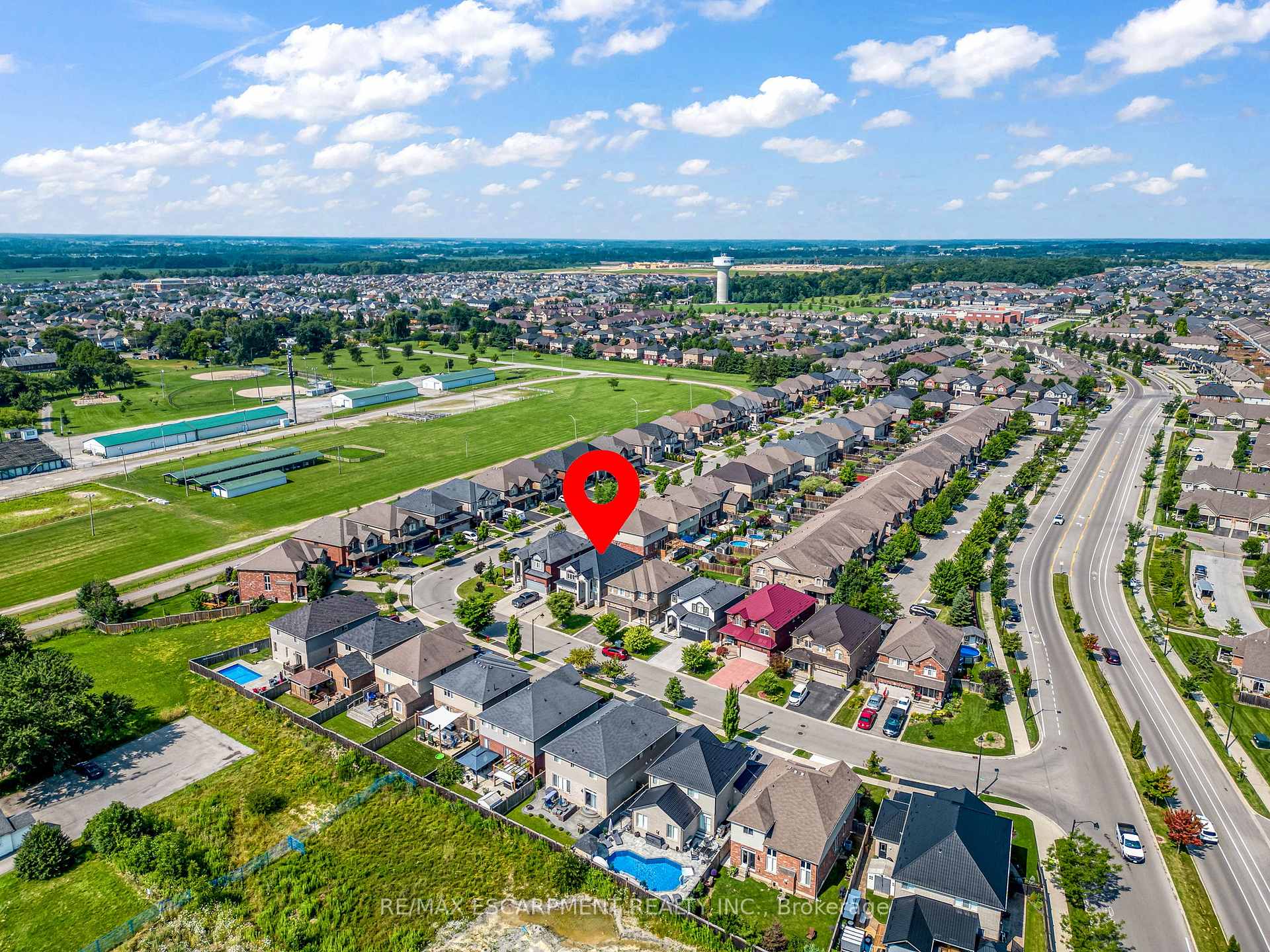 Photo 59 of 28 Garinger Crescent, Hamilton, Binbrook — HOMEH