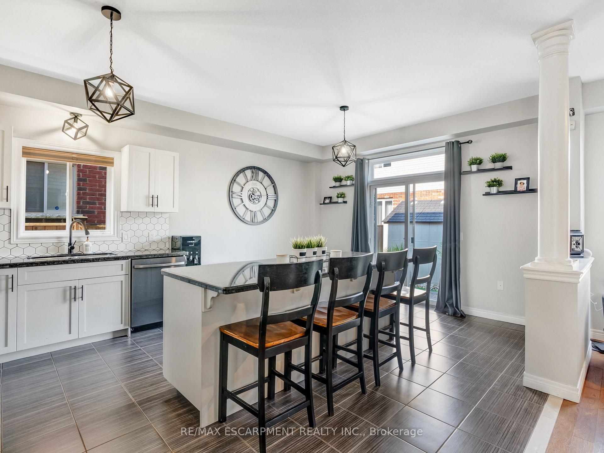 Photo 15 of 28 Garinger Crescent, Hamilton, Binbrook — HOMEH