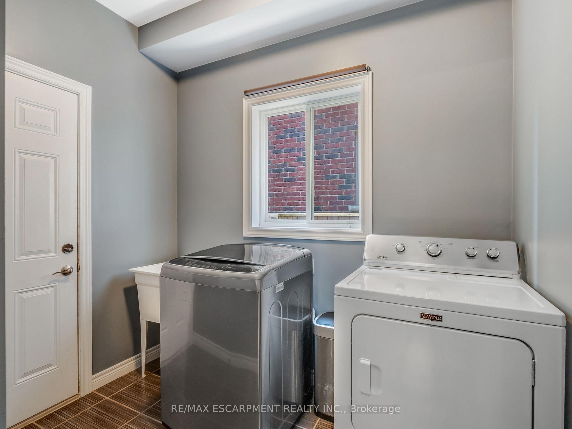 Photo 20 of 28 Garinger Crescent, Hamilton, Binbrook — HOMEH