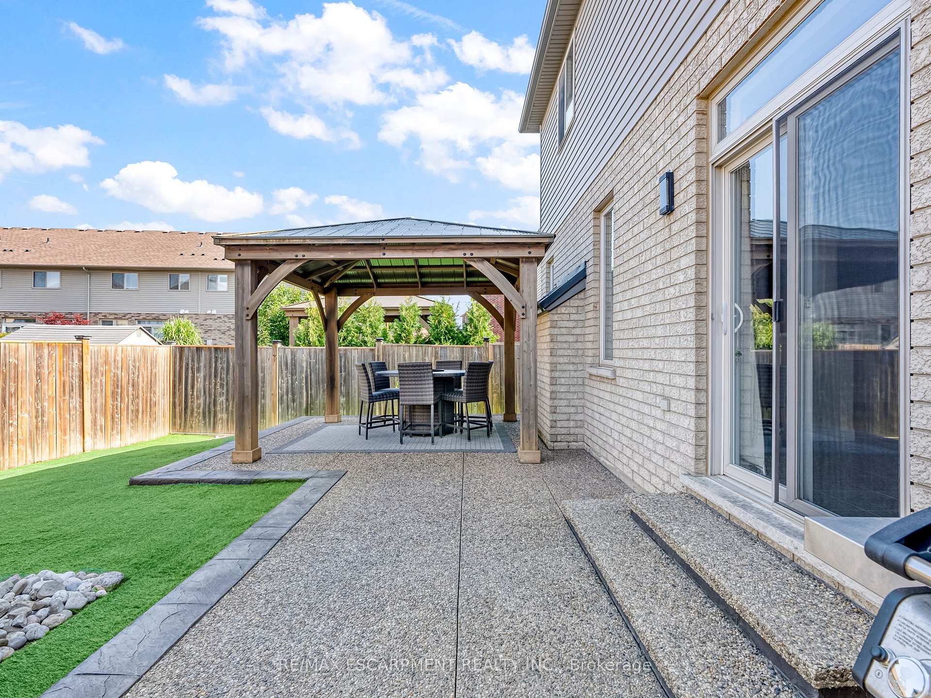 Photo 75 of 28 Garinger Crescent, Hamilton, Binbrook — HOMEH