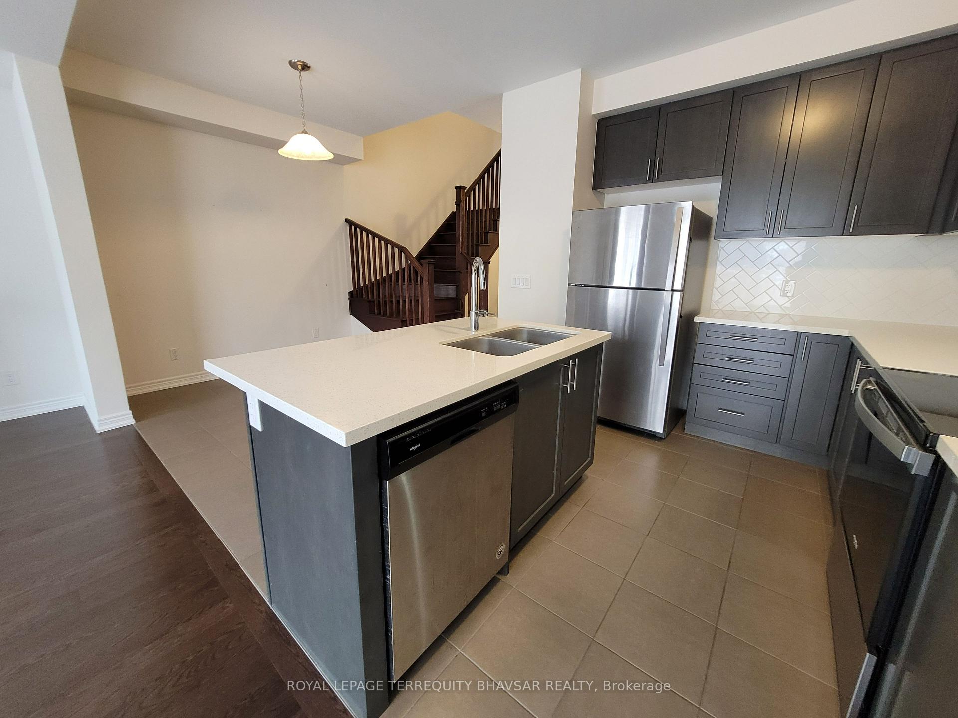 Photo 34 of 10 Stonehill Avenue, Kitchener — HOMEH