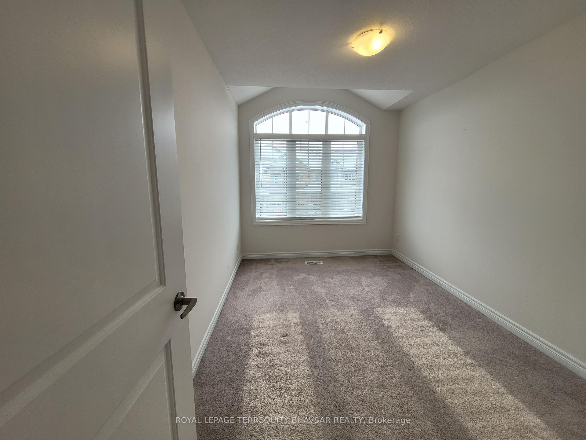 Photo 38 of 10 Stonehill Avenue, Kitchener — HOMEH