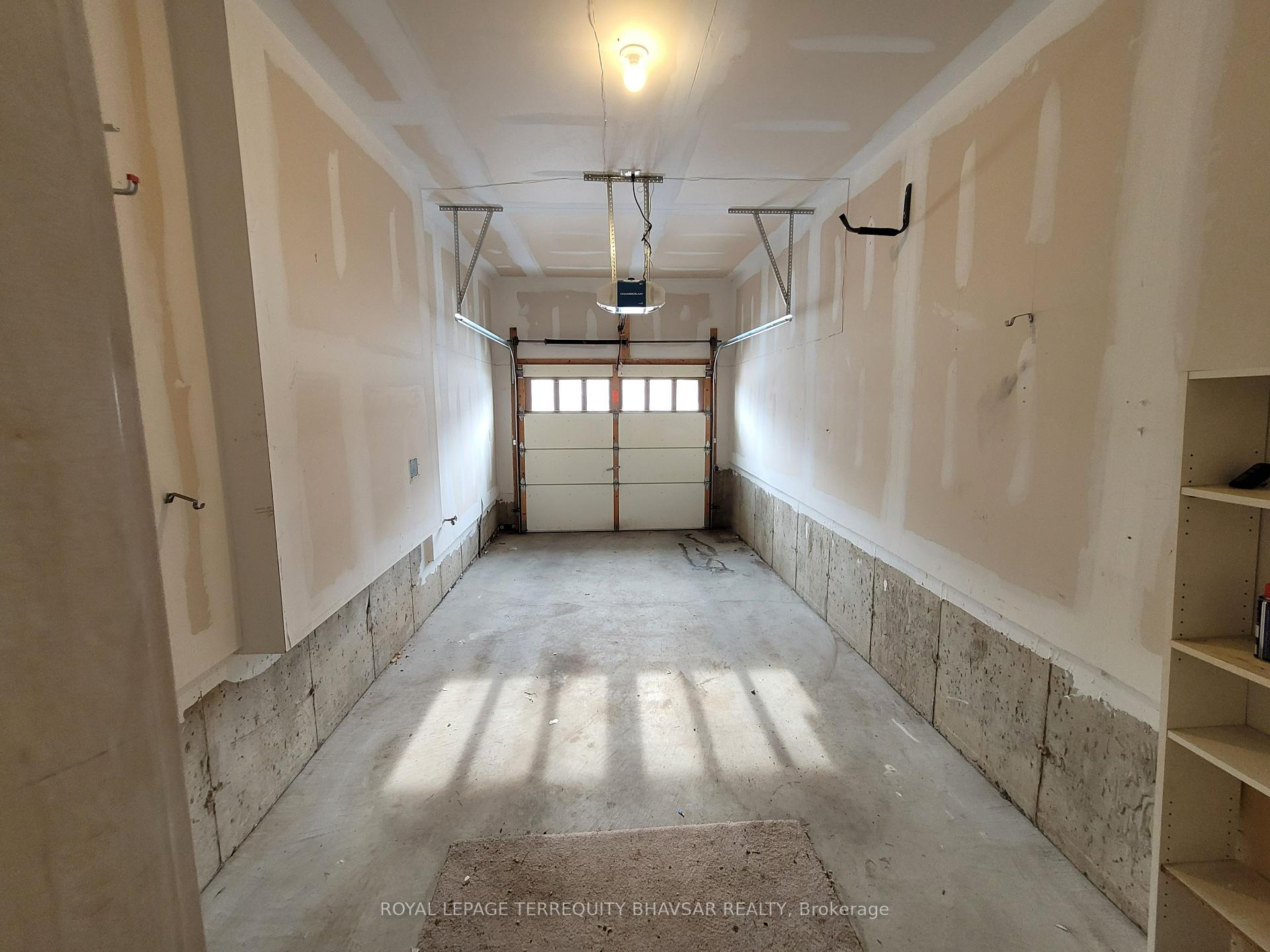 Photo 79 of 10 Stonehill Avenue, Kitchener — HOMEH