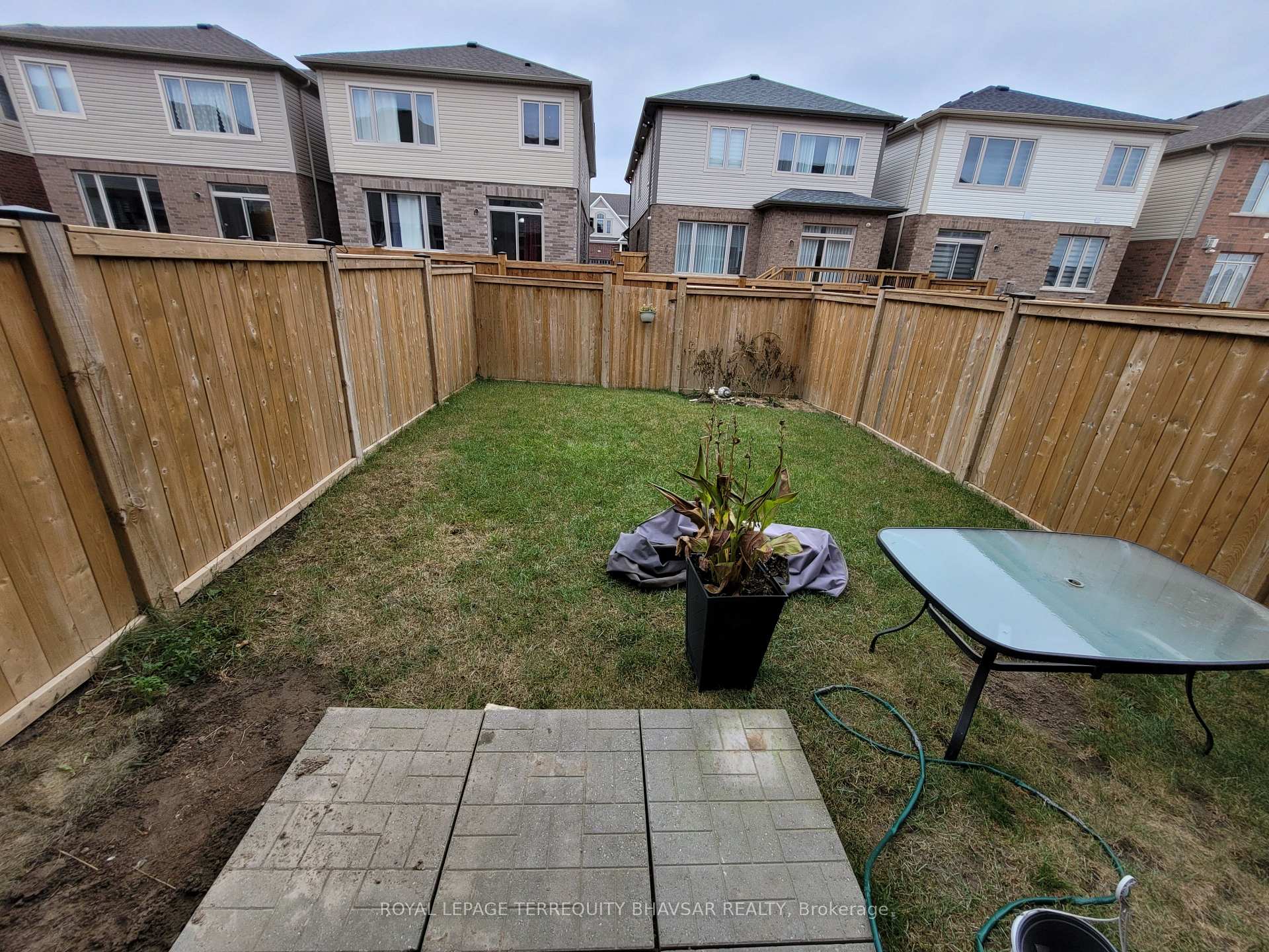 Photo 80 of 10 Stonehill Avenue, Kitchener — HOMEH
