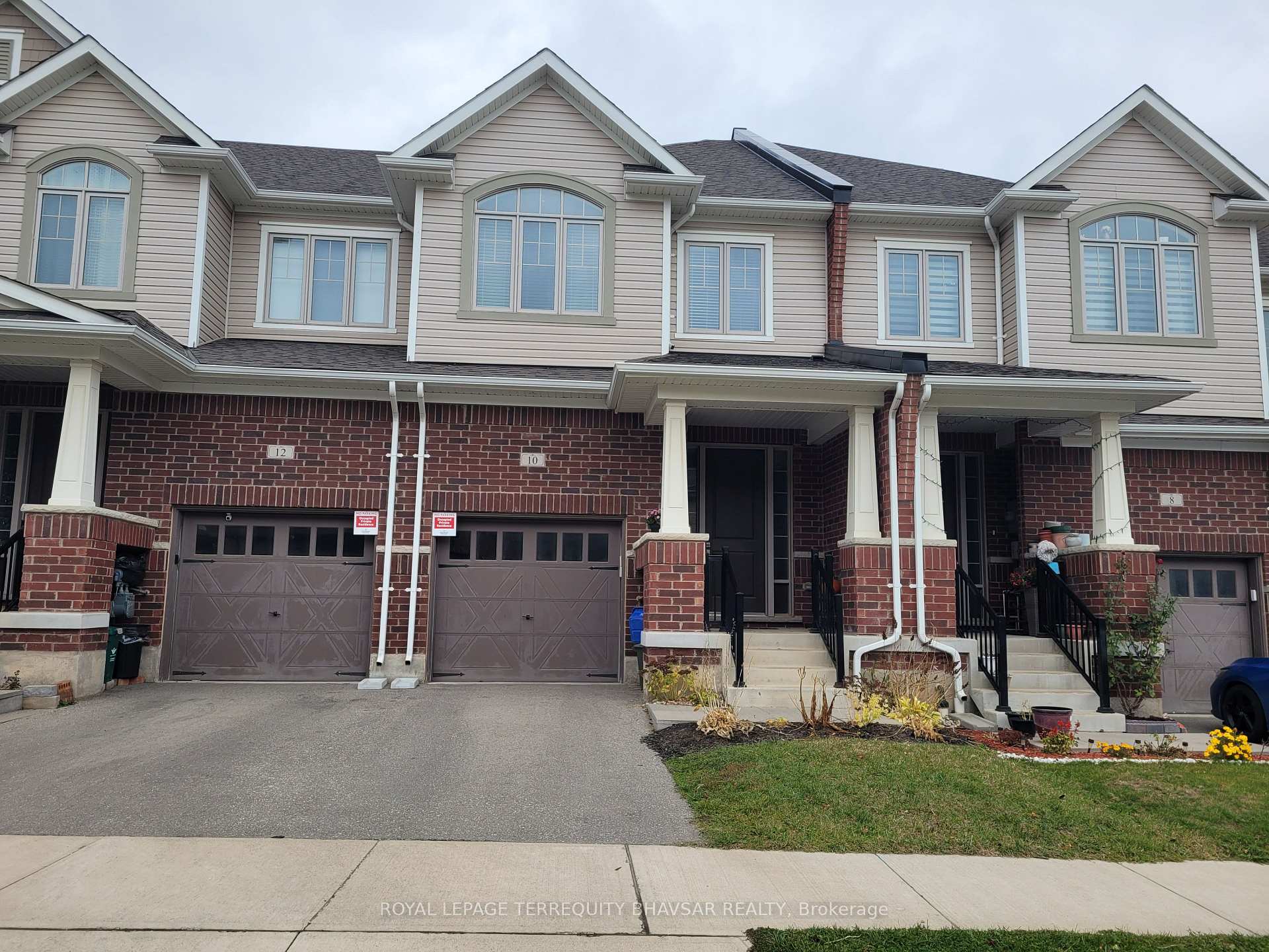 Photo 3 of 10 Stonehill Avenue, Kitchener — HOMEH