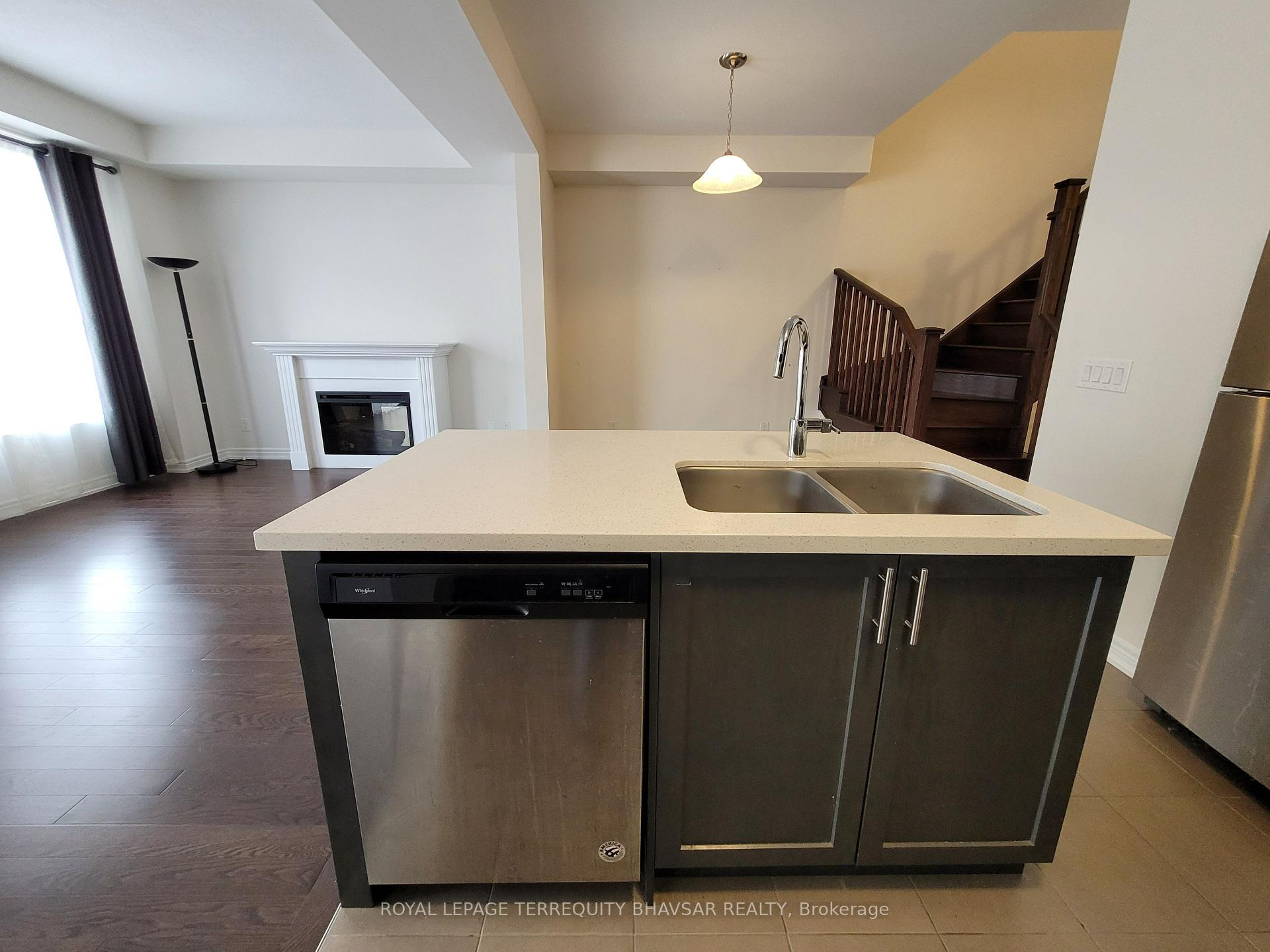 Photo 16 of 10 Stonehill Avenue, Kitchener — HOMEH