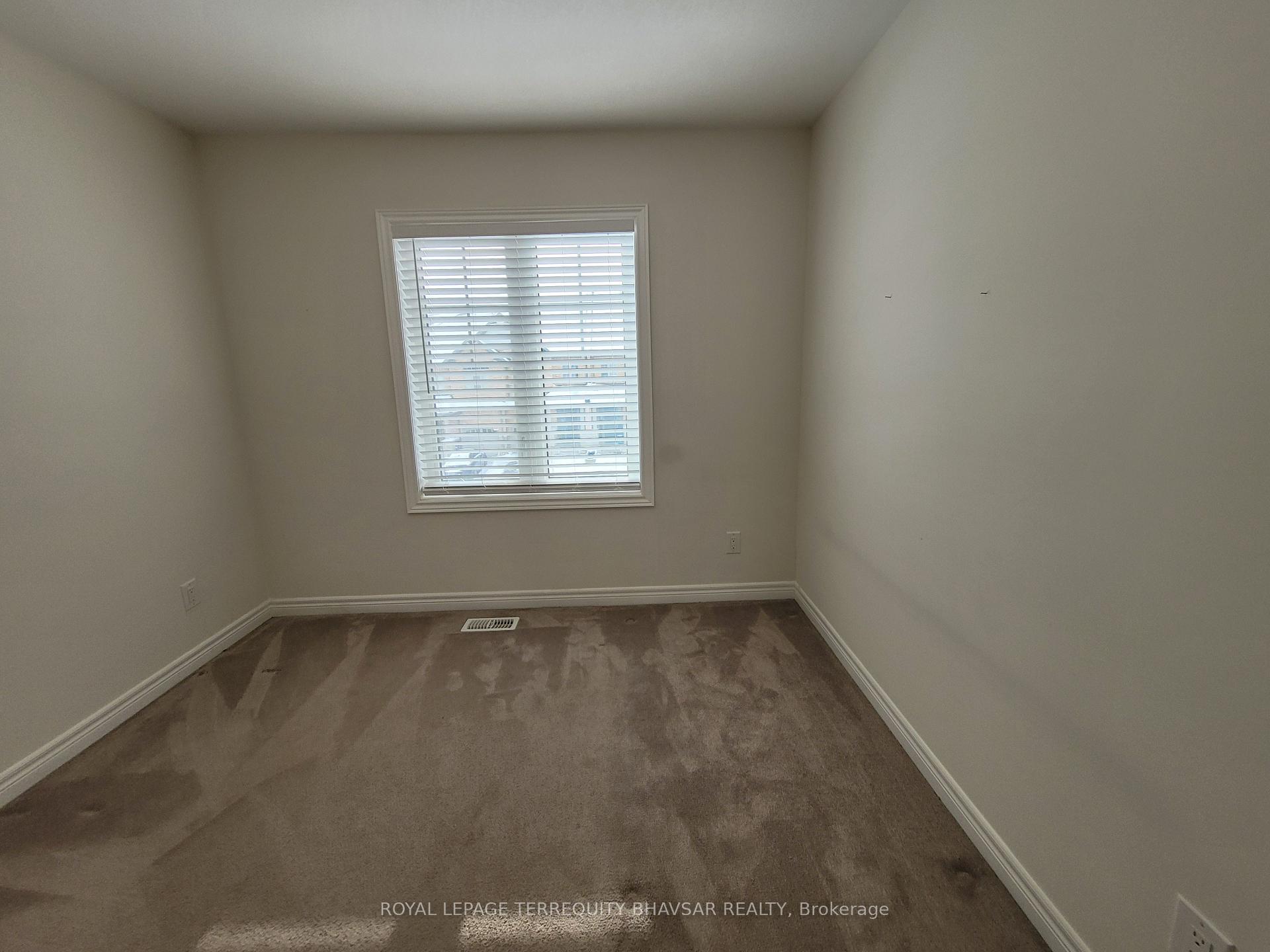 Photo 21 of 10 Stonehill Avenue, Kitchener — HOMEH