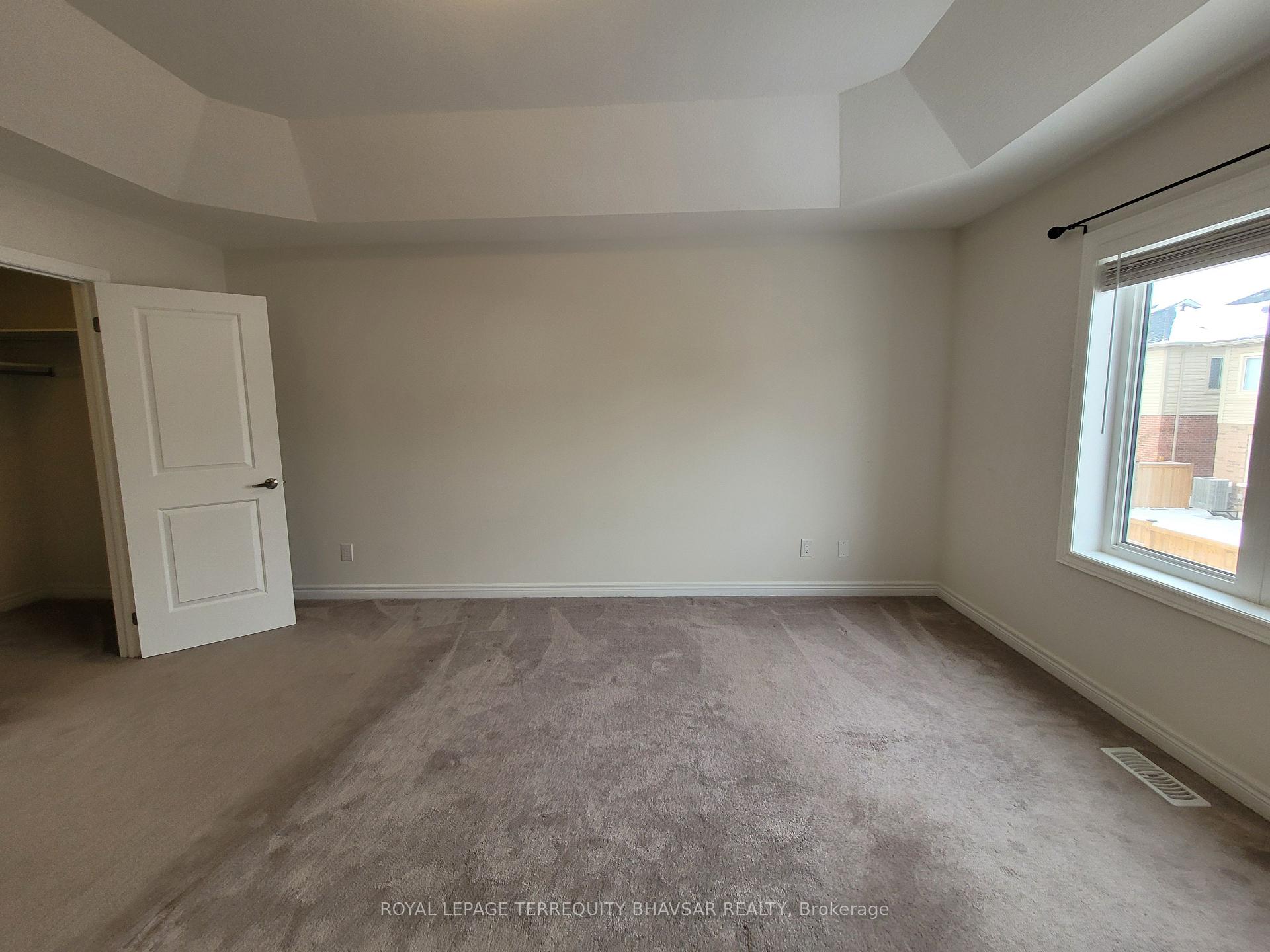 Photo 48 of 10 Stonehill Avenue, Kitchener — HOMEH