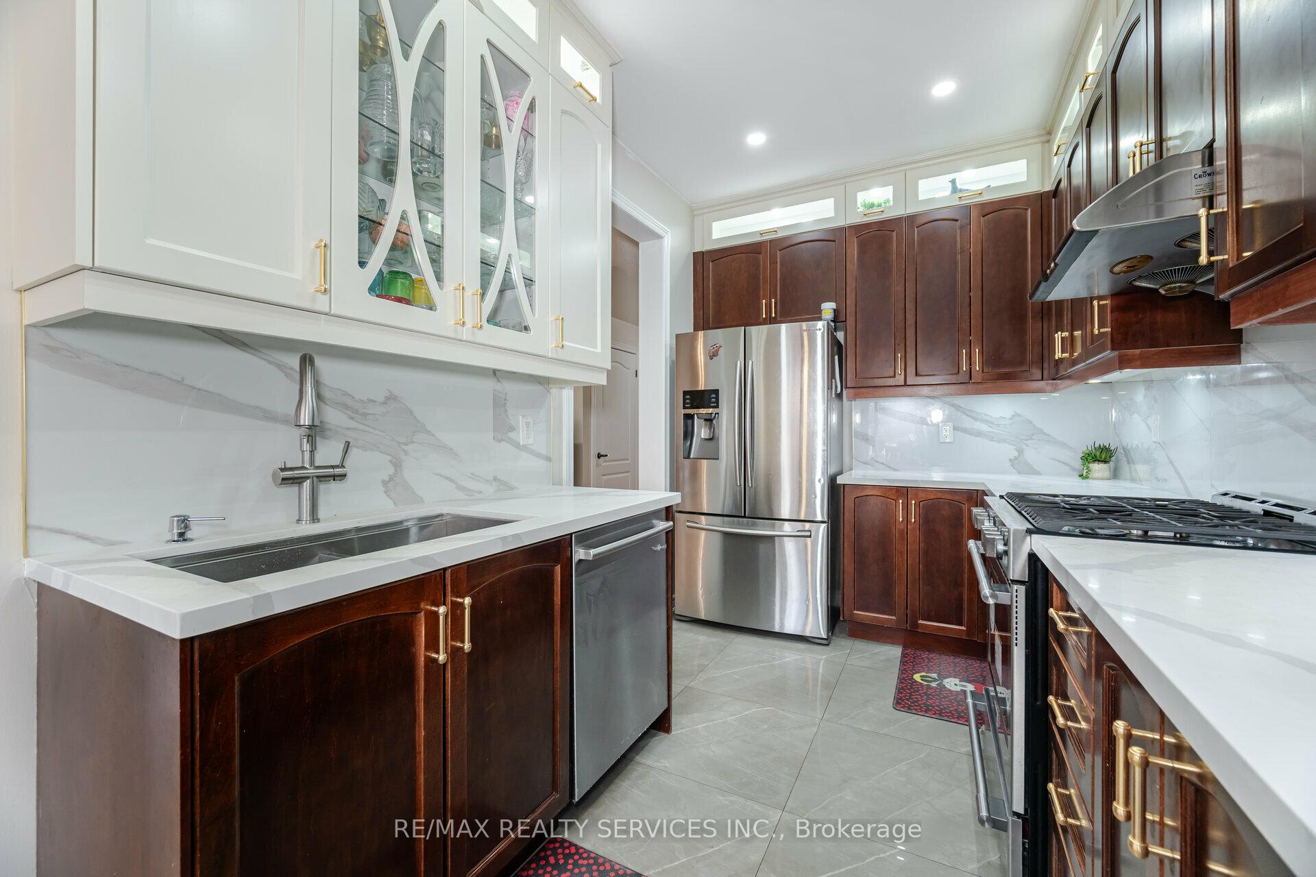 Photo 15 of 45 Buchanan Crescent, Brampton, Credit Valley — HOMEH