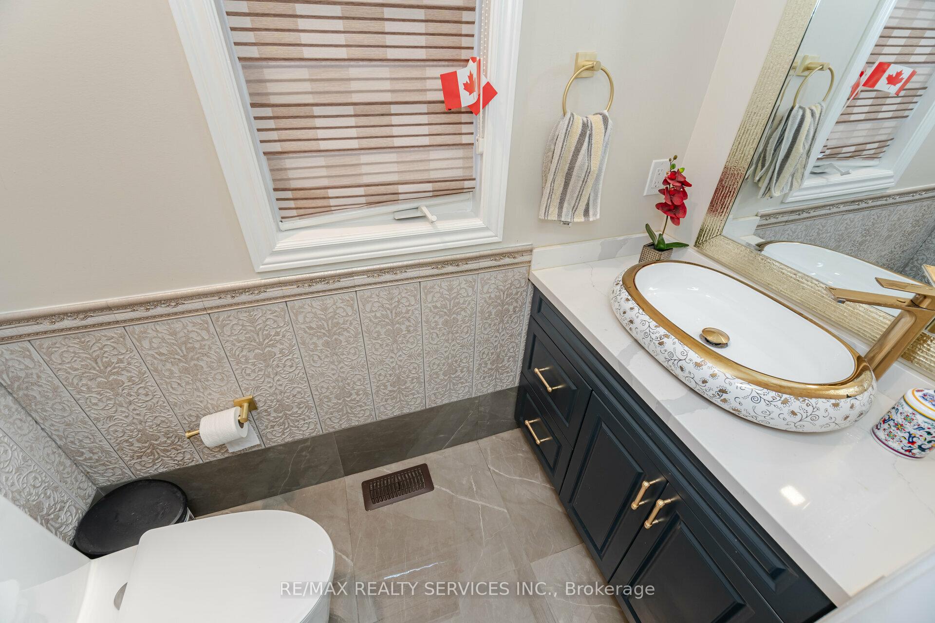 Photo 16 of 45 Buchanan Crescent, Brampton, Credit Valley — HOMEH