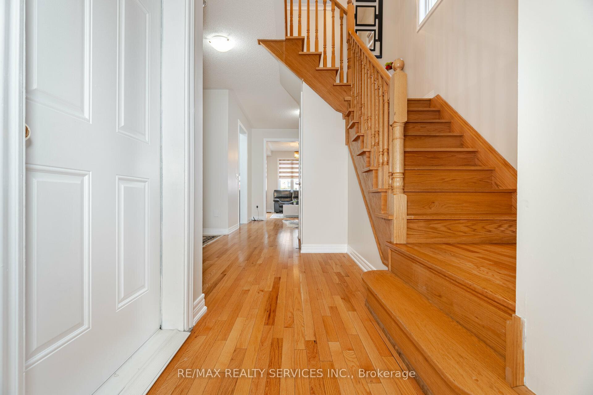 Photo 17 of 45 Buchanan Crescent, Brampton, Credit Valley — HOMEH