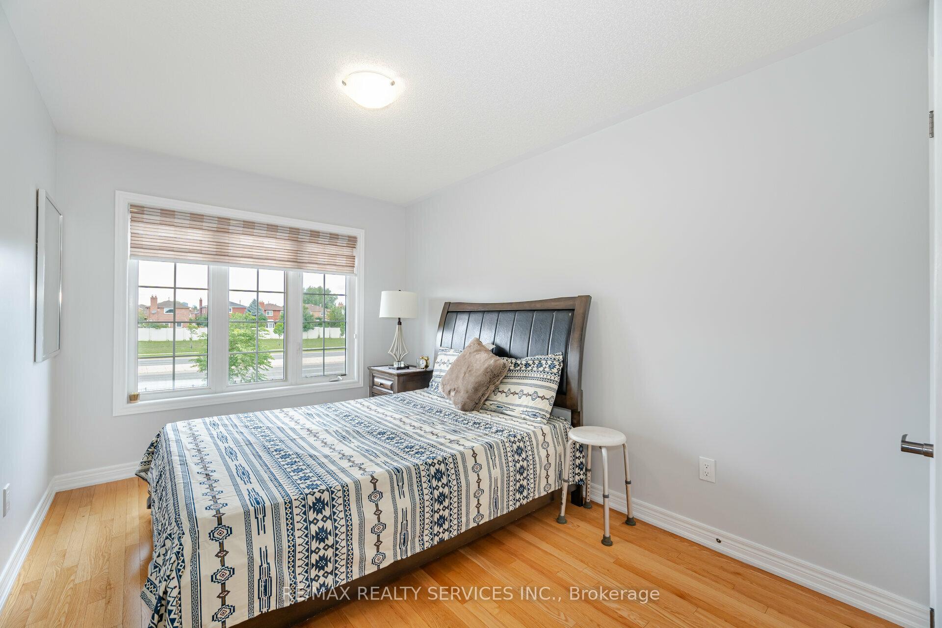 Photo 23 of 45 Buchanan Crescent, Brampton, Credit Valley — HOMEH