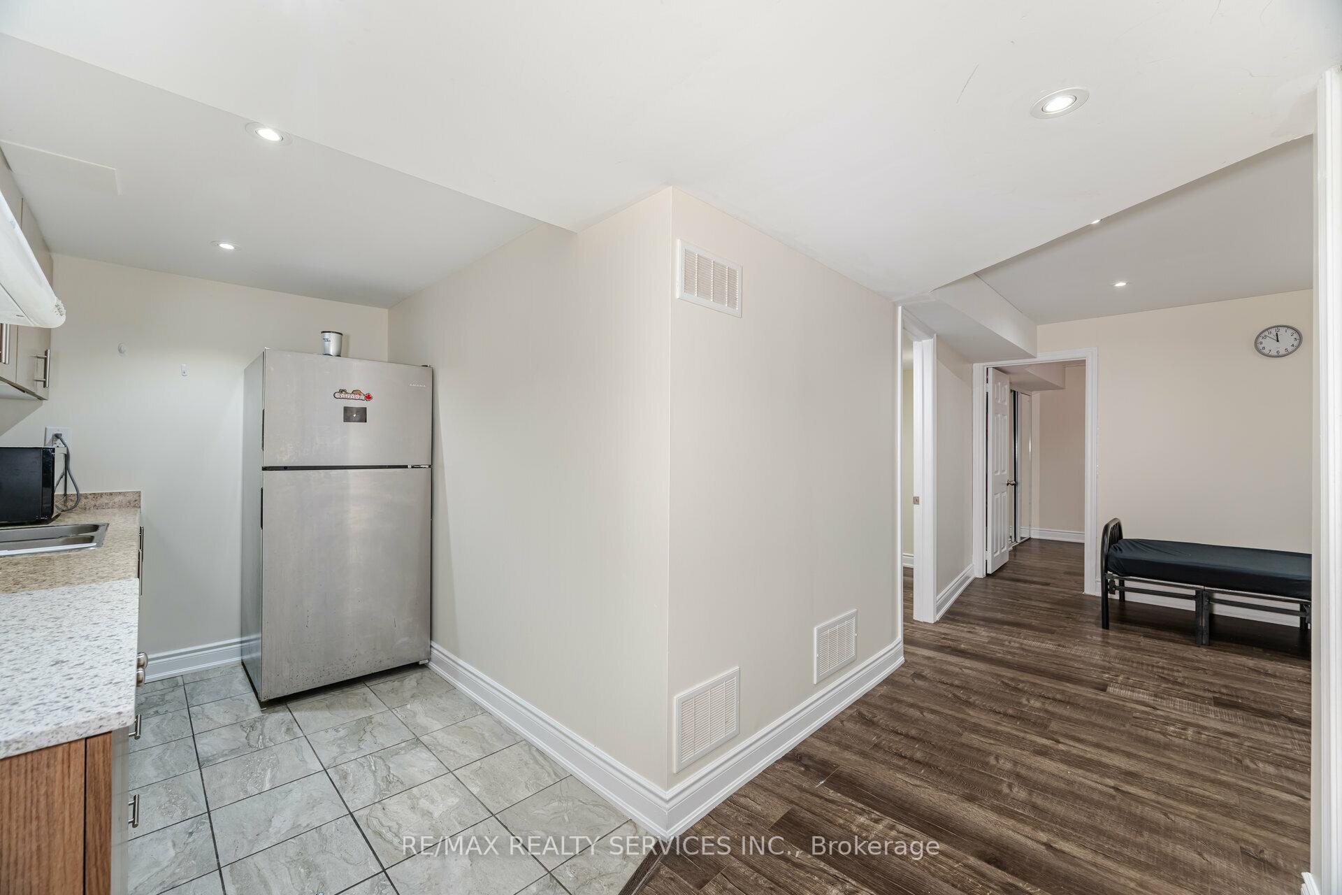 Photo 32 of 45 Buchanan Crescent, Brampton, Credit Valley — HOMEH
