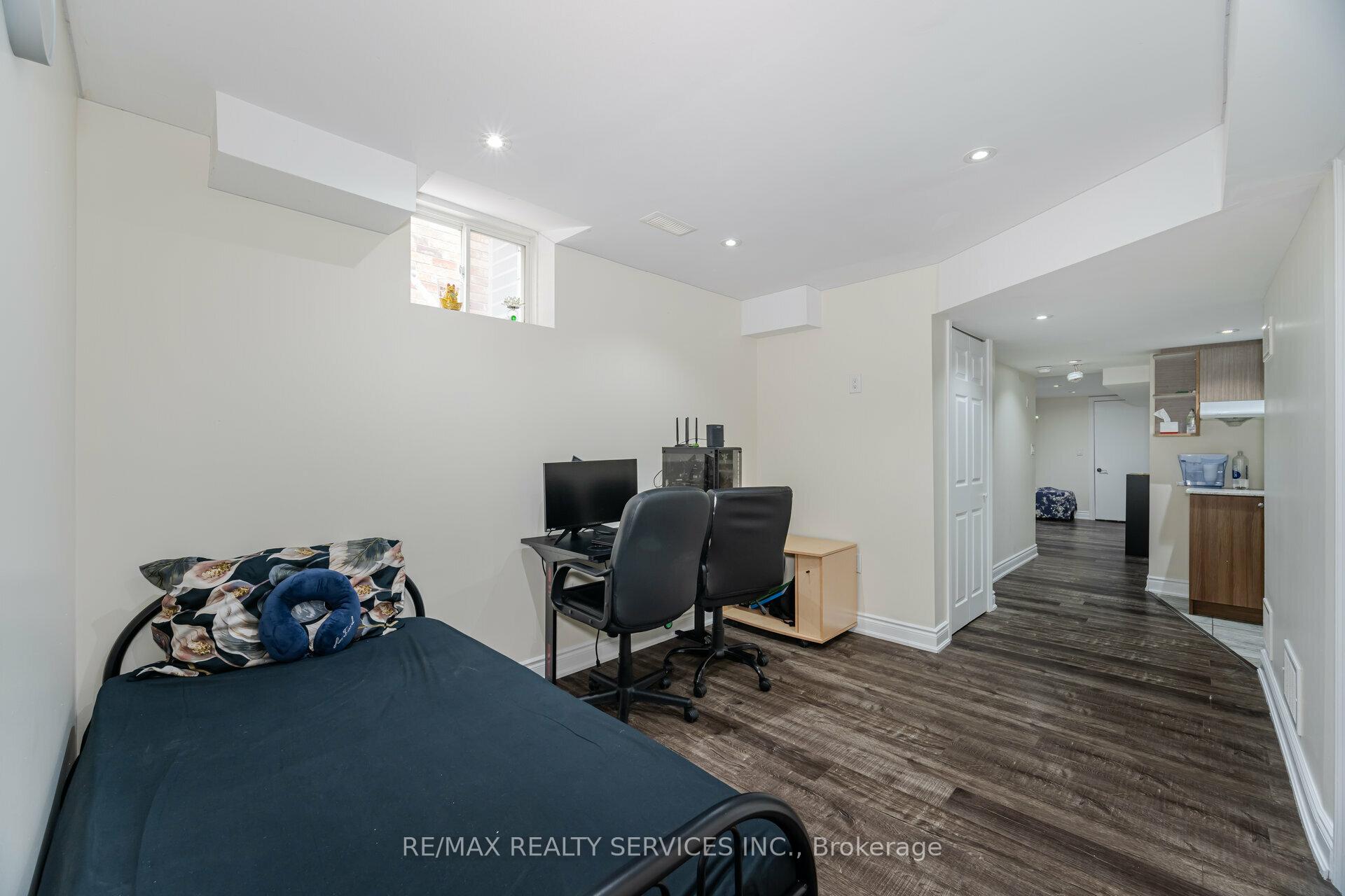 Photo 33 of 45 Buchanan Crescent, Brampton, Credit Valley — HOMEH