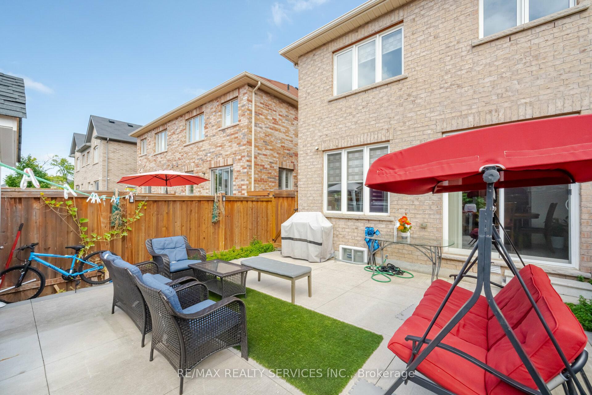 Photo 40 of 45 Buchanan Crescent, Brampton, Credit Valley — HOMEH