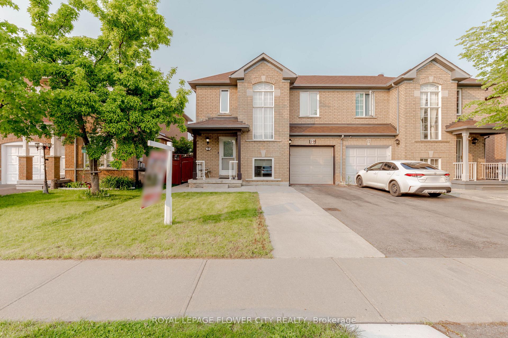 Front of 19 Flatlands Way