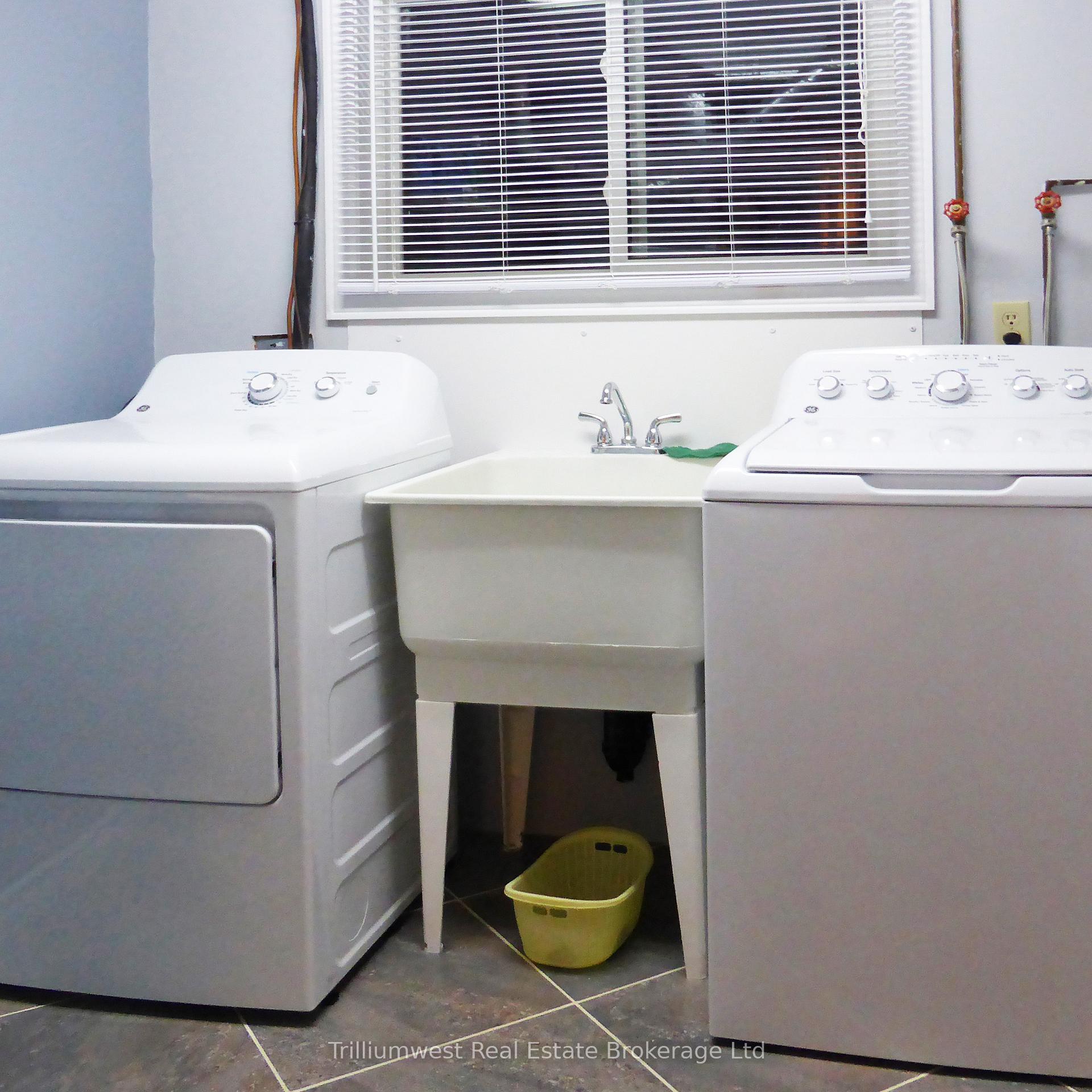 Photo 9 of Unit A, 126 Freshmeadow Way, Guelph, Willow West/Sugarbush/West Acres — HOMEH