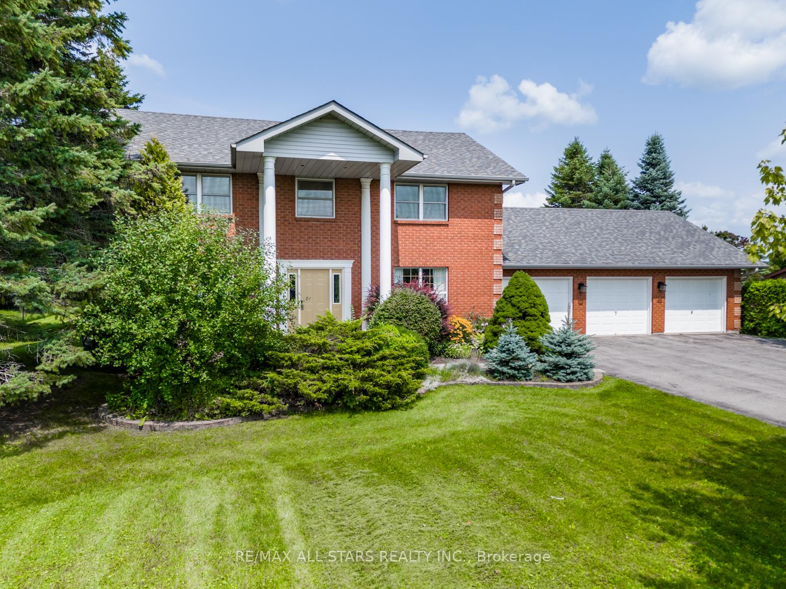Photo 1 of 11 Ashton Lane, Scugog, Port Perry — HOMEH