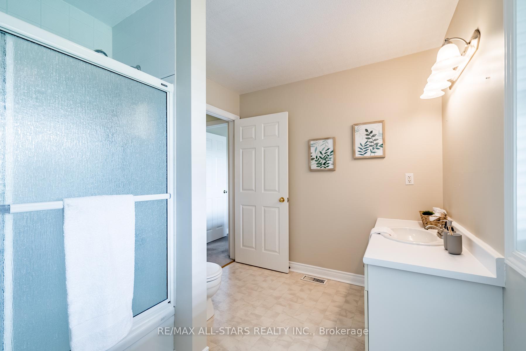 Photo 19 of 11 Ashton Lane, Scugog, Port Perry — HOMEH