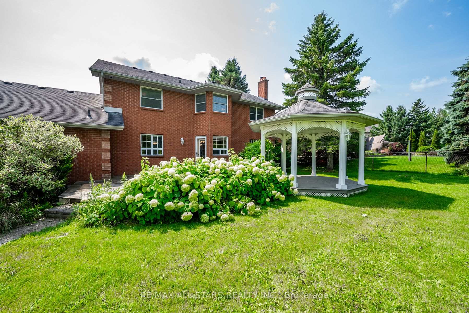 Photo 38 of 11 Ashton Lane, Scugog, Port Perry — HOMEH