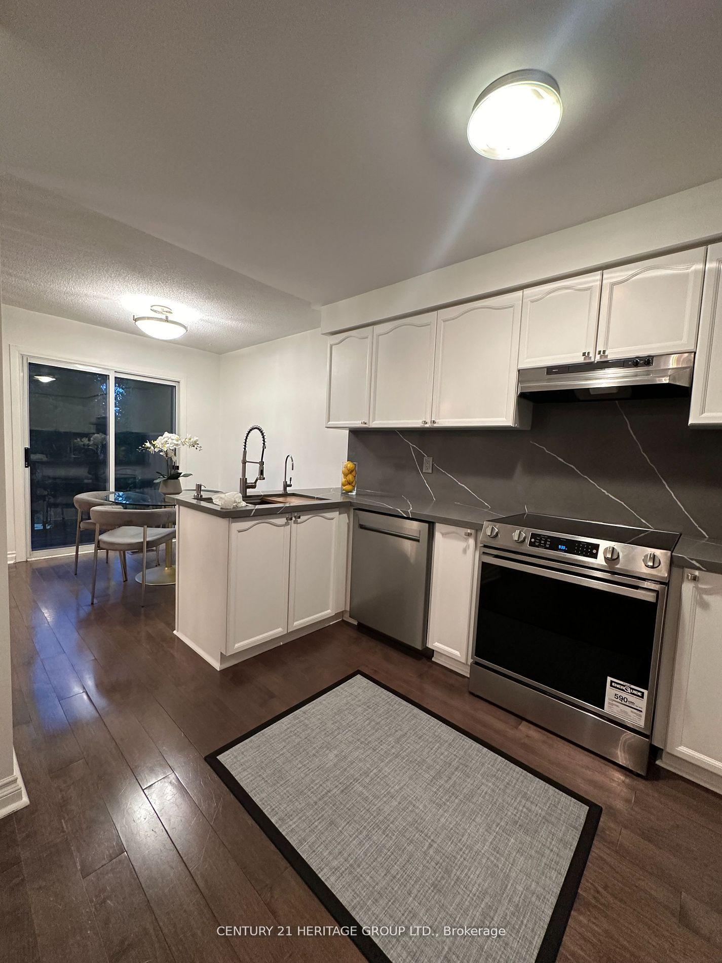 Photo 11 of 151 Downey Circle, Aurora, Bayview Wellington — HOMEH