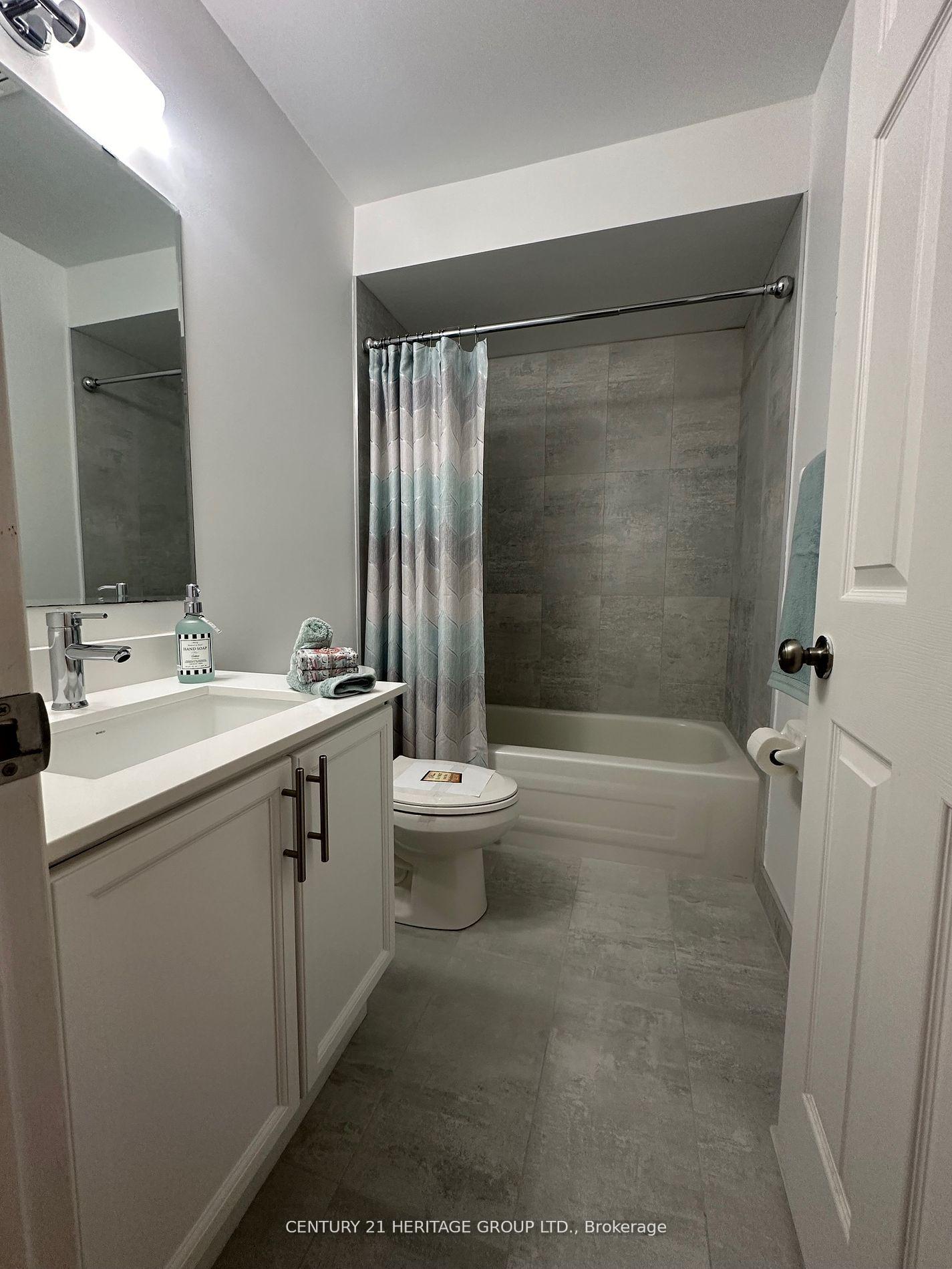 Photo 7 of 151 Downey Circle, Aurora, Bayview Wellington — HOMEH