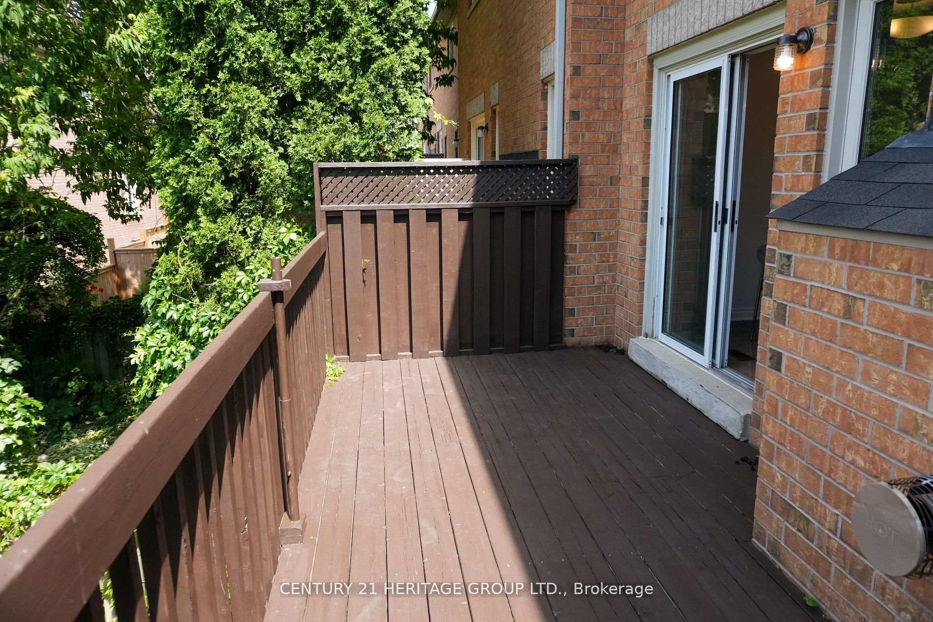 Photo 8 of 151 Downey Circle, Aurora, Bayview Wellington — HOMEH