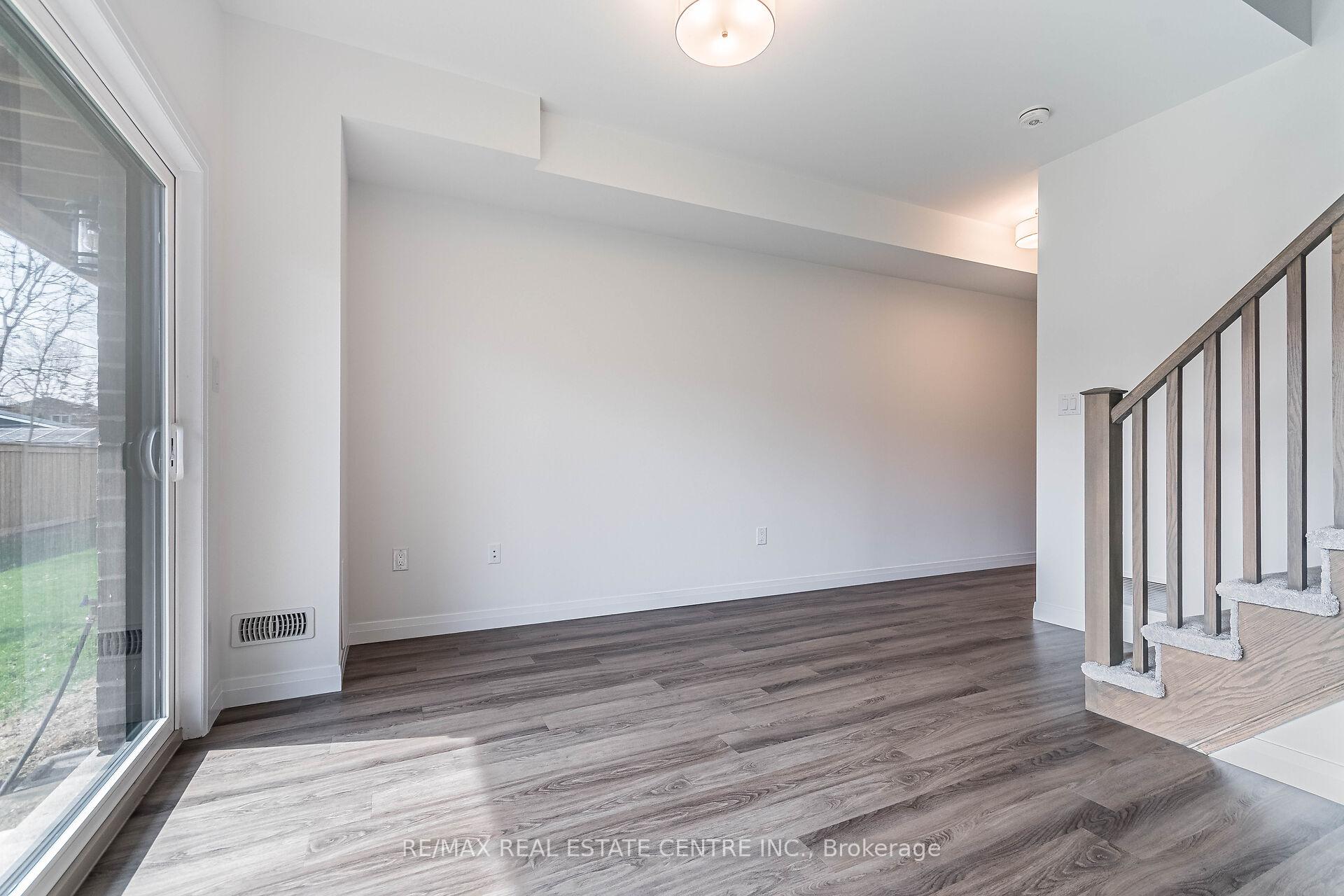 Photo 5 of Unit 33, 270 Melvin Avenue, Hamilton, McQuesten — HOMEH