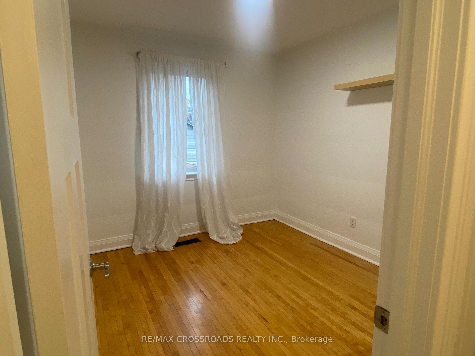 Photo 9 of 3 Beechwood Crescent, Toronto, Broadview North — HOMEH