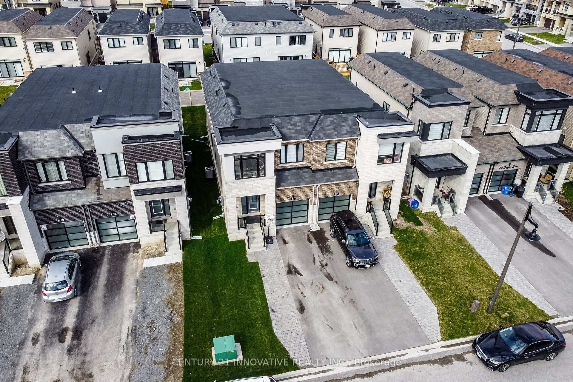 Photo 5 of 58 Clipper Lane, Clarington, Bowmanville — HOMEH