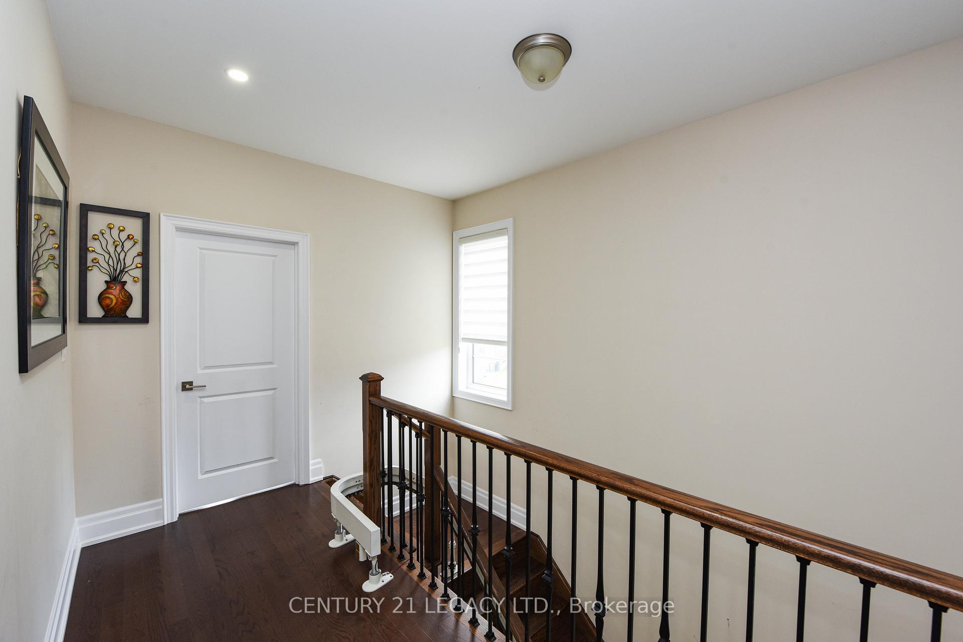 Photo 9 of 33 Lyle Way, Brampton, Credit Valley — HOMEH