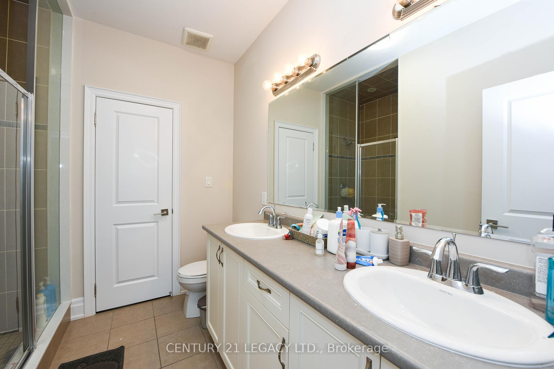 Photo 15 of 33 Lyle Way, Brampton, Credit Valley — HOMEH